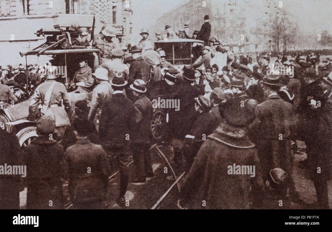 Die Kieler Meuterei war eine große Revolte der Matrosen der Deutschen High Seas Flotte am 3. November 1918. Die Revolte ausgelöst, die Deutsche Revolution, die beiseite wischen die Monarchie innerhalb von wenigen Tagen. Es führte schließlich dazu, dass das Ende des Deutschen Reiches und die Gründung der Weimarer Republik. Stockfoto