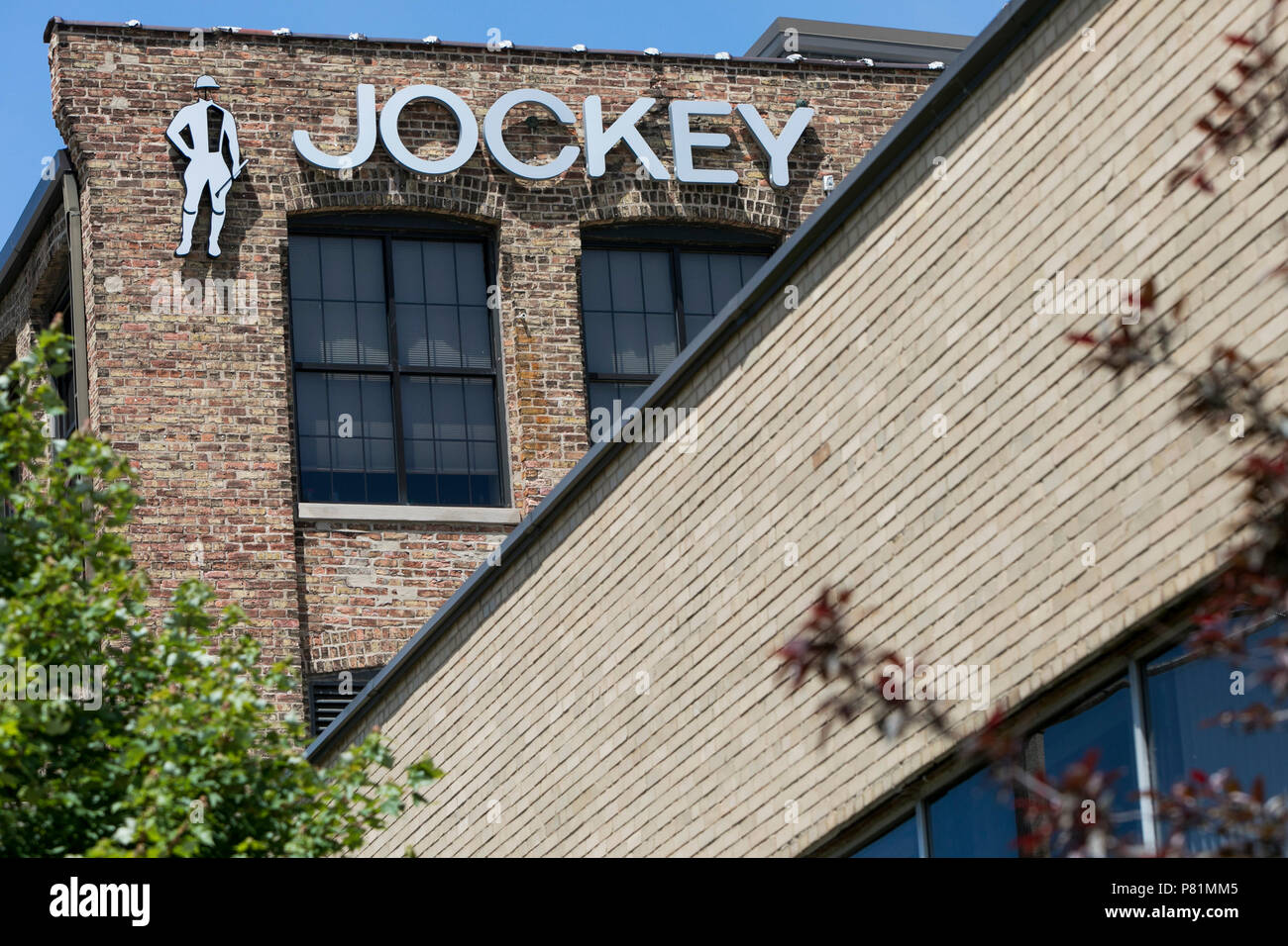 Ein logo Zeichen außerhalb des Hauptsitzes der Jockey International, Inc., die in Kenosha, Wisconsin, am 23. Juni 2018. Stockfoto