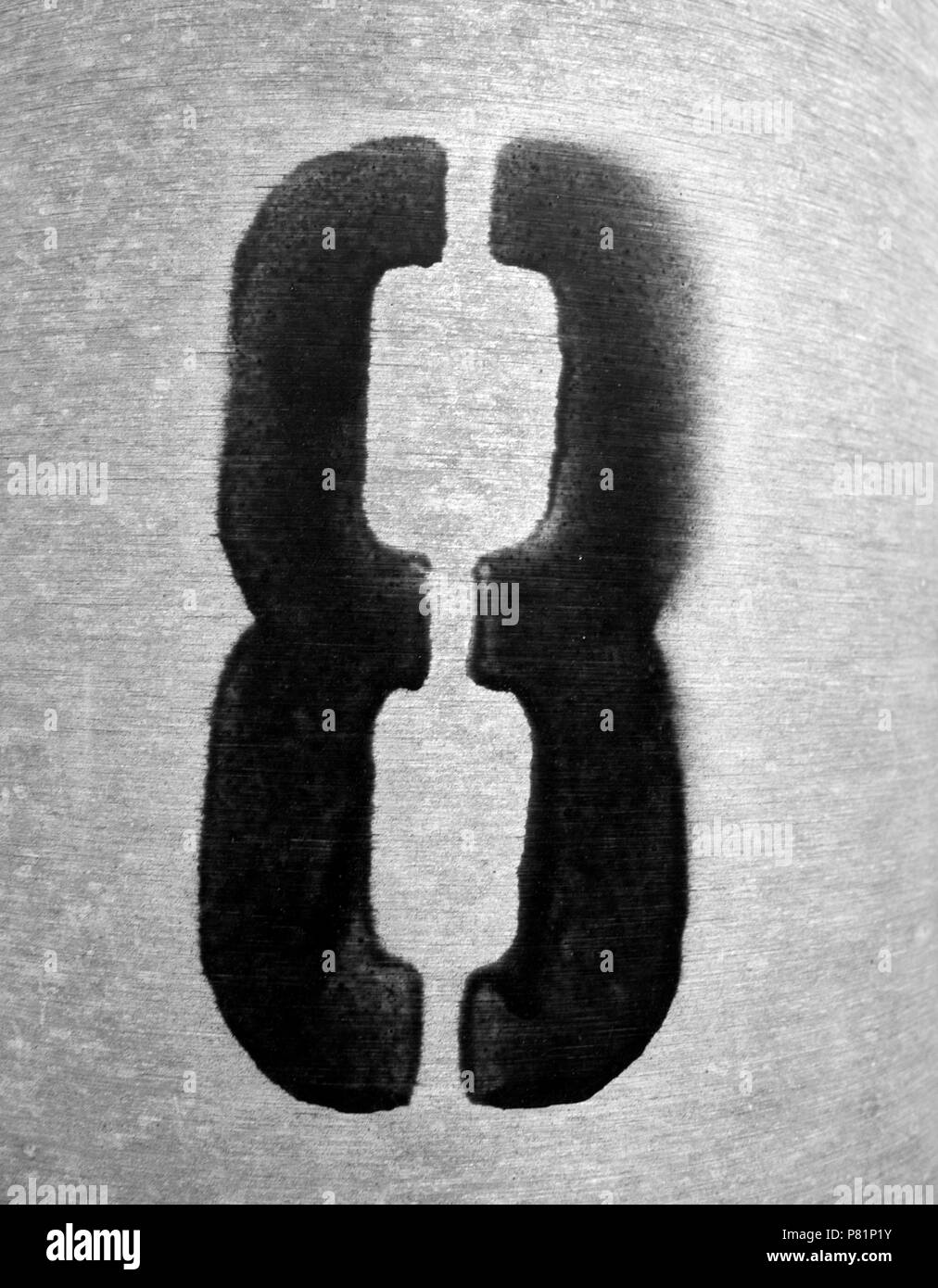 Formulierung in Distressed Zustand Typografie gefunden Nummer Acht 8 geschrieben Stockfoto