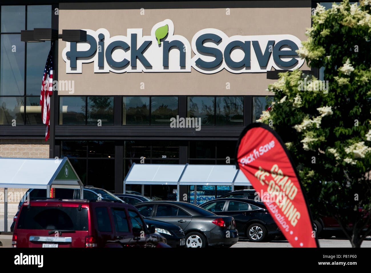 Ein logo Zeichen außerhalb eines Pick'n Speichern retail Grocery Store in Racine, Wisconsin am 23. Juni 2018. Stockfoto