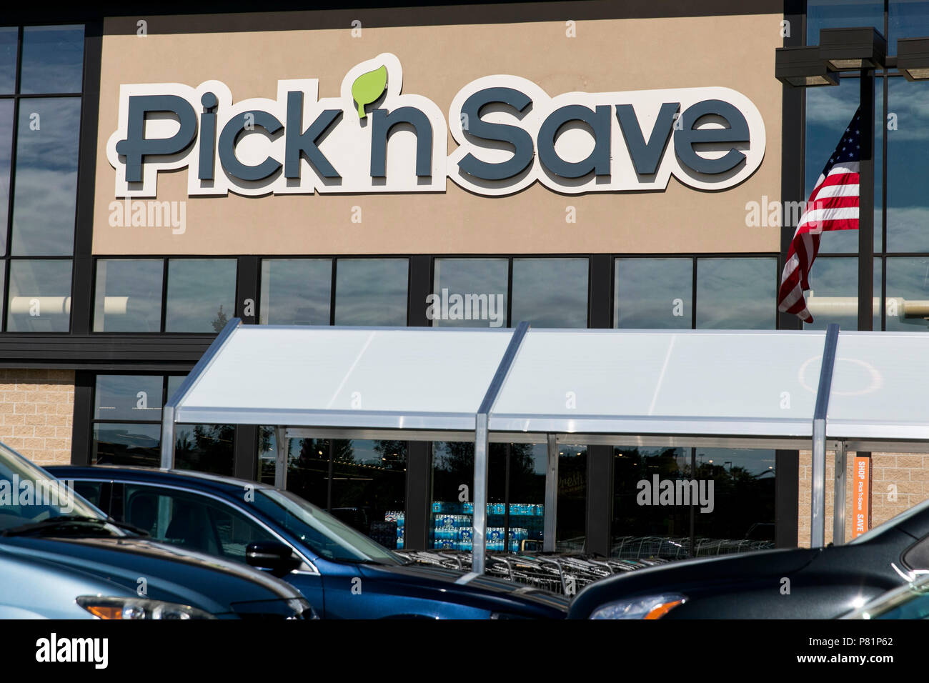 Ein logo Zeichen außerhalb eines Pick'n Speichern retail Grocery Store in Racine, Wisconsin am 23. Juni 2018. Stockfoto