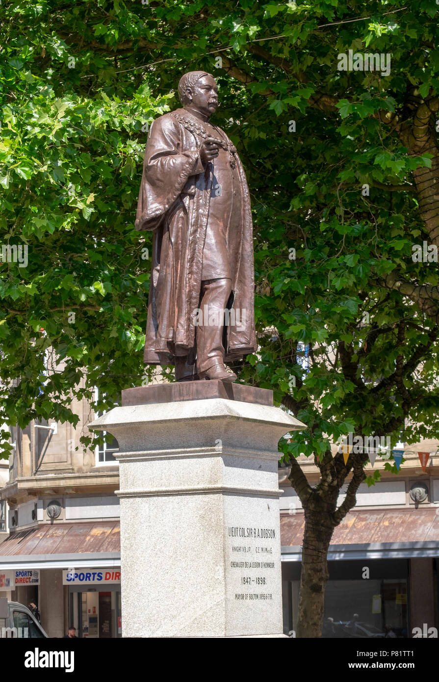 Statue von b ein Dobson außerhalb Bolton Rathaus Stockfoto