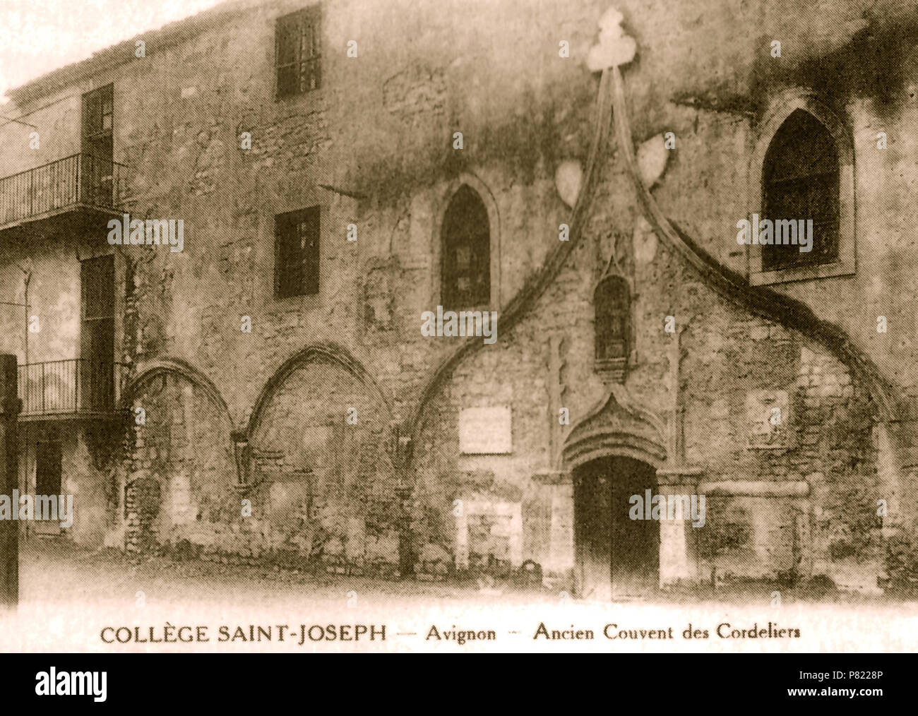 Français: Ancien Couvent des Cordeliers d'Avignon, aujourd'hui détruit dans le Collège Saint-Joseph. 16 Dezember 2011 29 Avignon Ancien Couvent des Cordeliers Stockfoto