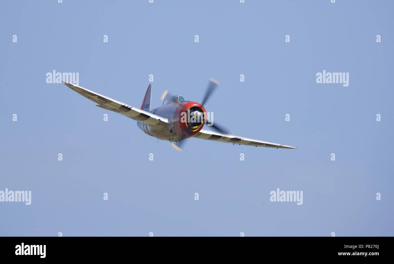 Republic P-47 D Thunderbolt (G-THUN) fliegen bei Shuttleworth Military Pageant am Alten Wärter am 1. Juli 2018 Stockfoto