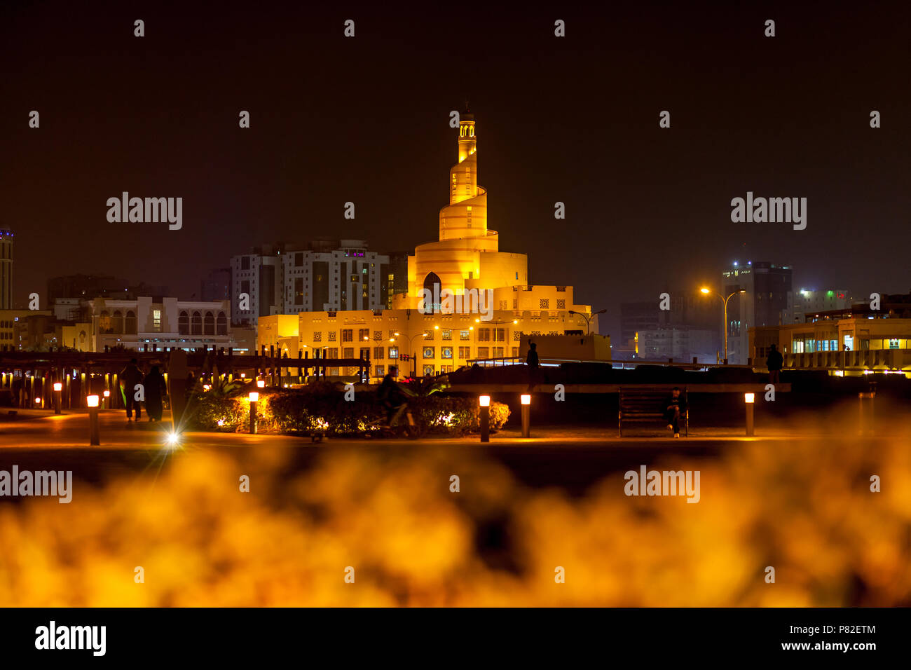 Spirale Moschee bei Nacht, Doha, Qatar Stockfoto
