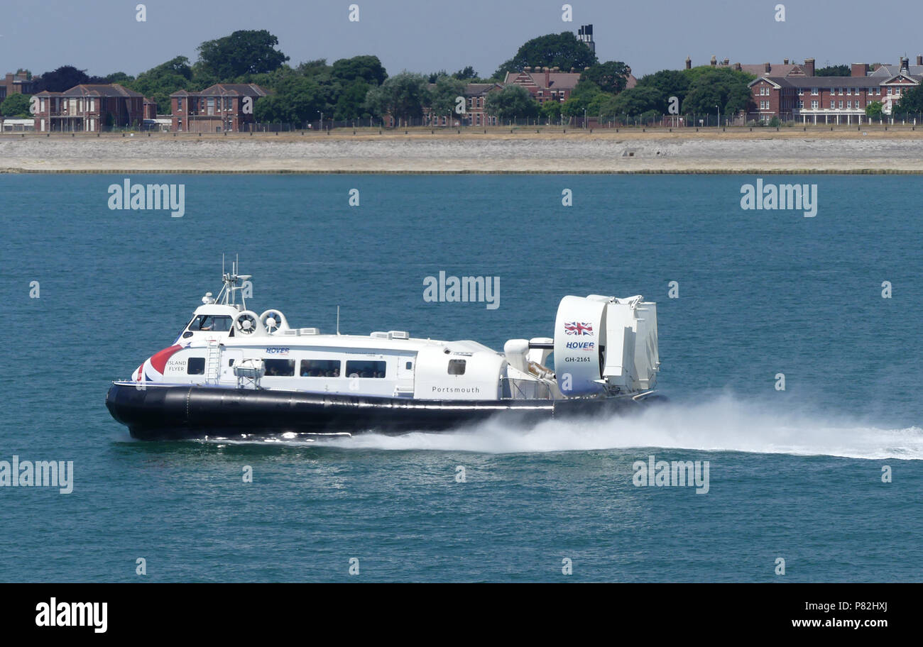 SOLENT HOVERCRAFT' Insel Flyer "GH-2161 Portsmouth verlassen für die Isle of Wight. Foto: Tony Gale Stockfoto