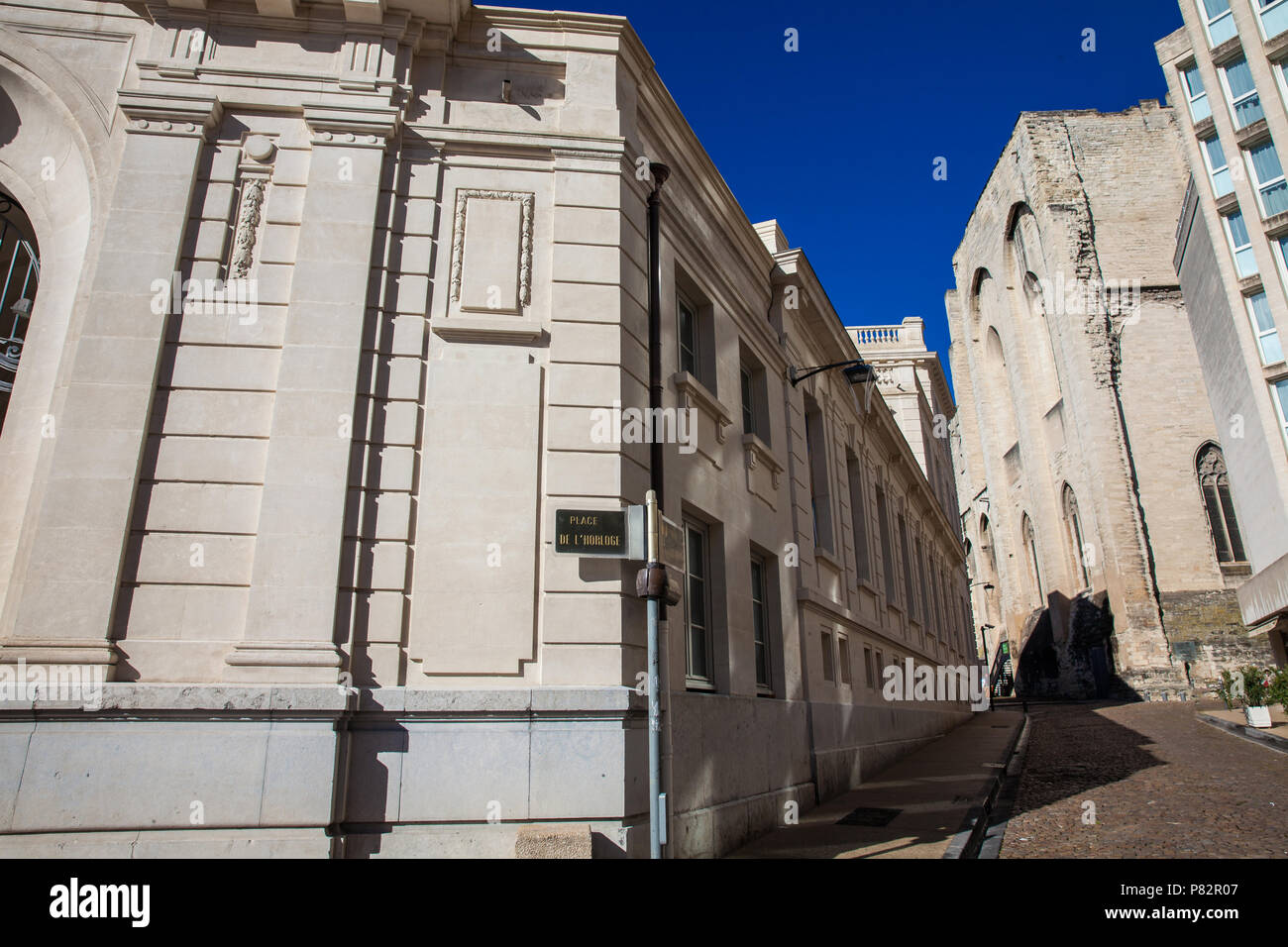 Gebäude und Straßen am Place de l'Horloge in Avignon Frankreich Stockfoto