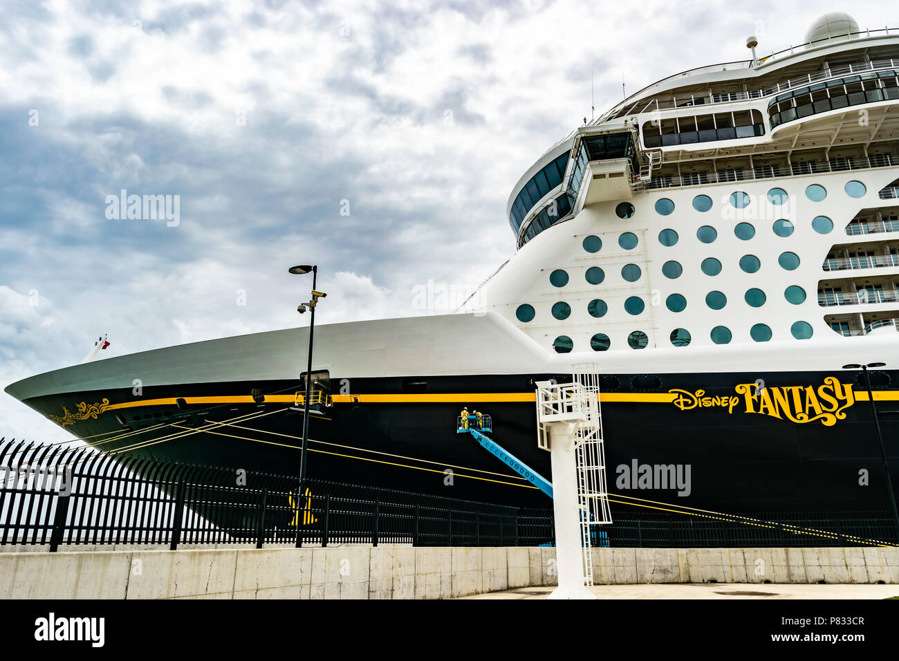 Falmouth, Jamaika - 03. Juni 2015: Disney Fantasy Kreuzfahrtschiff der Falmouth Cruise Port in Jamaika angedockt. Stockfoto