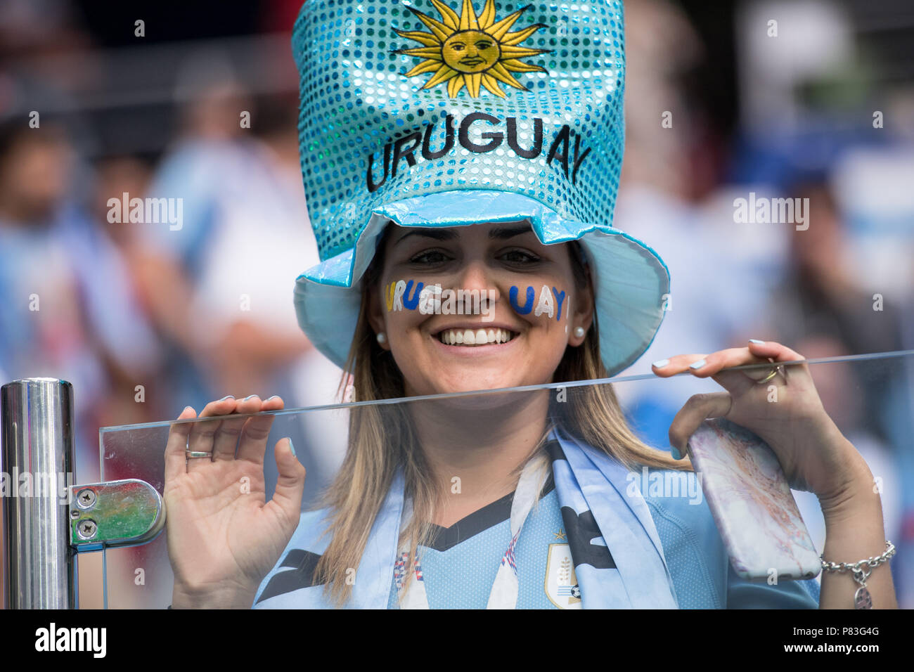 Weibliche uruguayischen Ventilator, Fans, Zuschauer, Fans, Unterstützer, Brustbild, Uruguay (uru) - Frankreich (FRA) 0:2, Viertelfinale, Spiel 57, am 06.07.2018 in Nischni Nowgorod; Fußball-WM 2018 in Russland vom 14.06. - 15.07.2018. | Verwendung weltweit Stockfoto