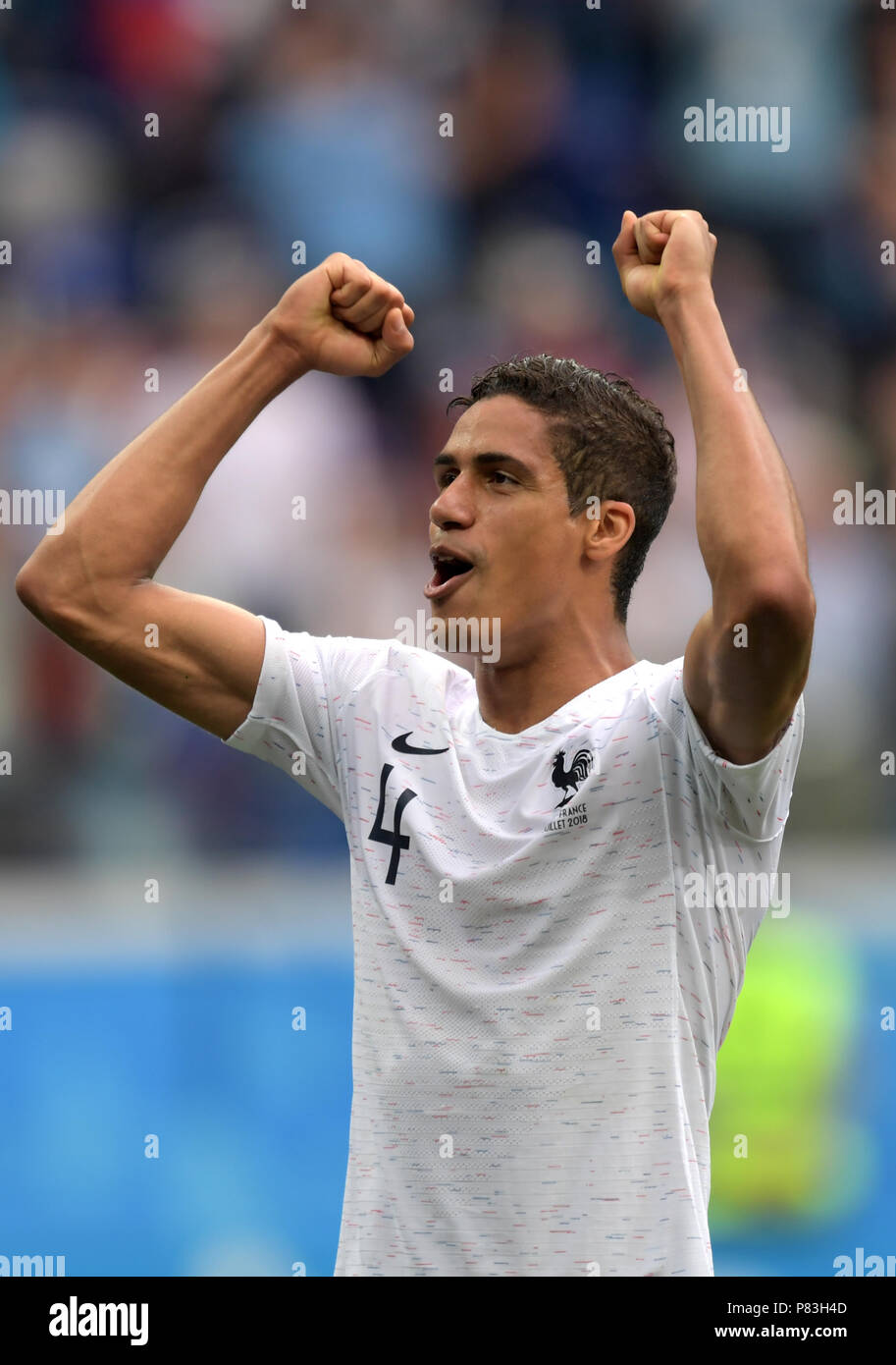 Raphael Varane (FRA) während der FIFA WM Viertelfinale zwischen Uruguay 0-2 Frankreich am Stadion in Nischni Nowgorod Nischni Nowgorod, Russland. Juli 6, 2018. Credit: Shinji Akagi/FERNOST PRESSE/LBA/Alamy leben Nachrichten Stockfoto