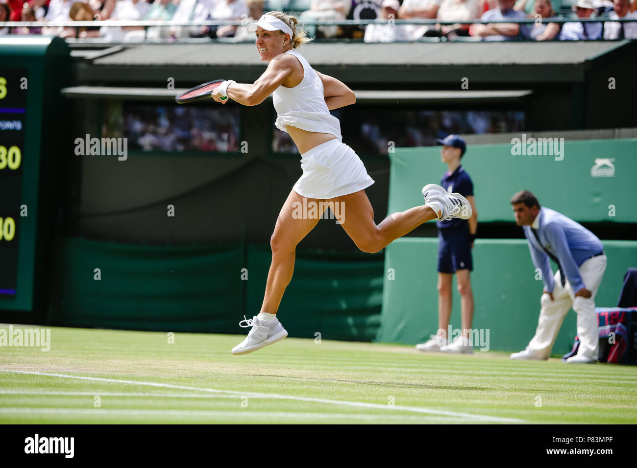 London, UK, 09. Juli 2018: Angelique Kerber in Deutschland macht ihren Weg in die QF an der Wimbledon Tennis Championships 2018 auf der All England Lawn Tennis und Croquet Club in London. Credit: Frank Molter/Alamy leben Nachrichten Stockfoto