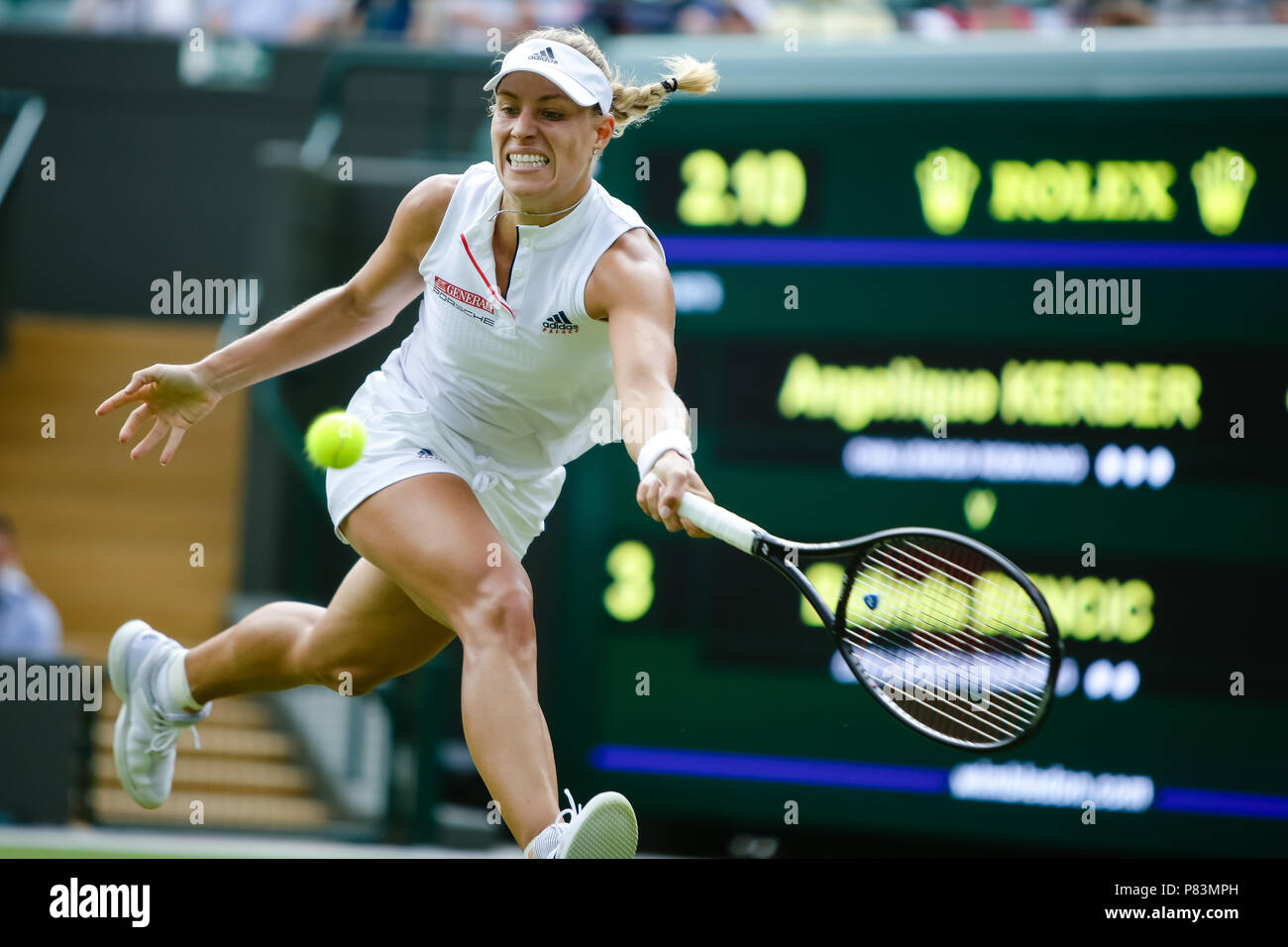London, UK, 09. Juli 2018: Angelique Kerber in Deutschland macht ihren Weg in die QF an der Wimbledon Tennis Championships 2018 auf der All England Lawn Tennis und Croquet Club in London. Credit: Frank Molter/Alamy leben Nachrichten Stockfoto