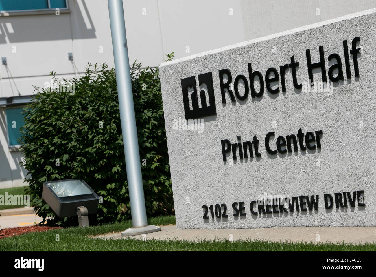 Ein logo Zeichen außerhalb einer Einrichtung, die von Robert Half in Ankeny, Iowa belegt, wurde am 30. Juni 2018. Stockfoto