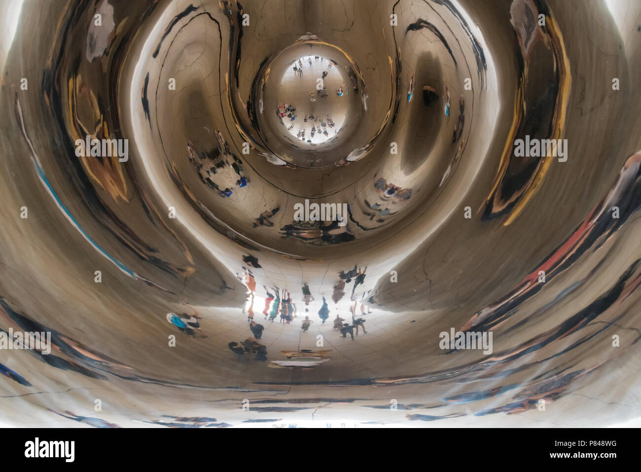 Reflexionen in der Cloud Gate, Chicago, Illinois. Stockfoto