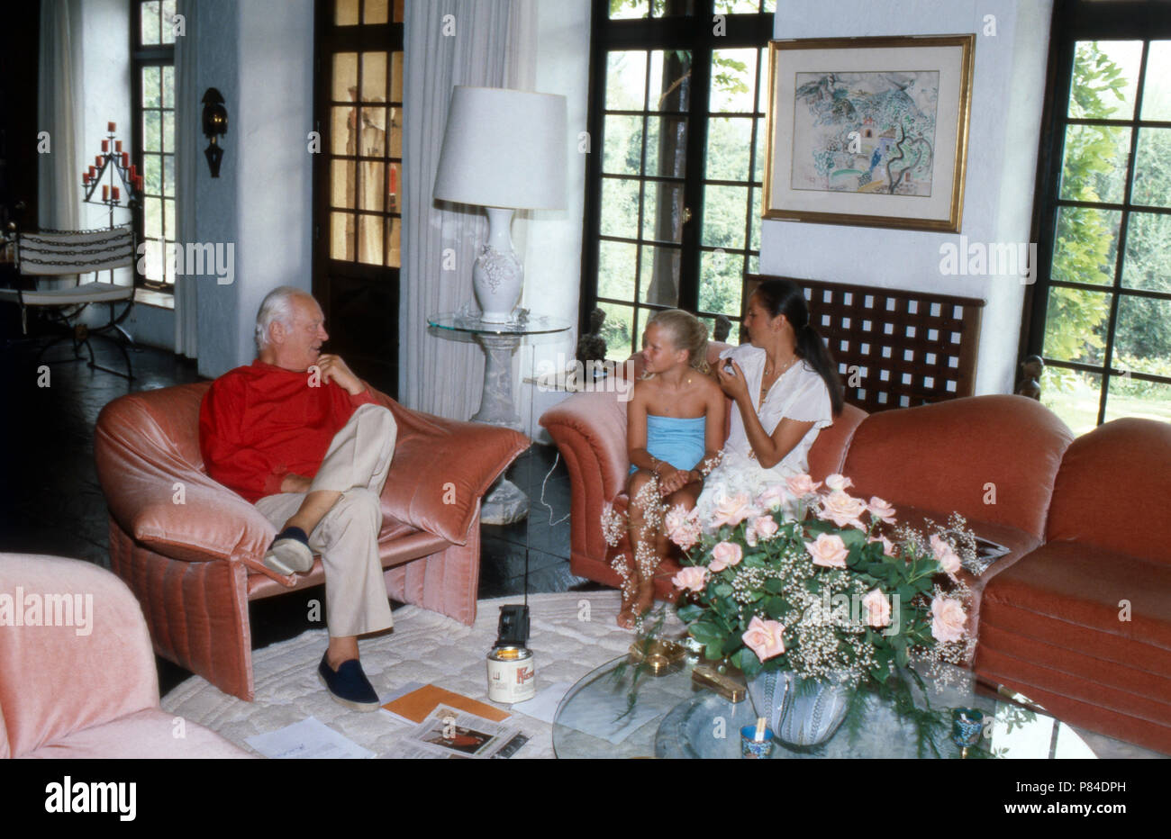 Wis Curd Jürgens mit Ehefrau Christine und Tochter Miriam im türkeirundreise in Saint Paul de Vence, Frankreich 1978. Schauspieler Curd Jürgens mit seiner Frau Christine und Tochter Miriam im Sommer Urlaub in Saint Paul de Vence, Frankreich 1978. Stockfoto Wis Curd Jürgens mit Ehefrau Christine und Tochter Miriam im türkeirundreise in Saint Paul de Vence, Frankreich 1978. Schauspieler Curd Jürgens mit seiner Frau Christine und Tochter Miriam im Sommer Urlaub in Saint Paul de Vence, Frankreich 1978. Stockfoto