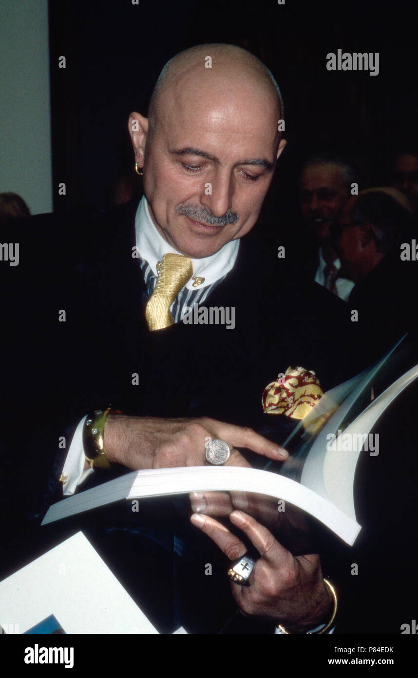 Professor Markus Lüpertz, Malerei, Bildhauerei und Objektkunst in