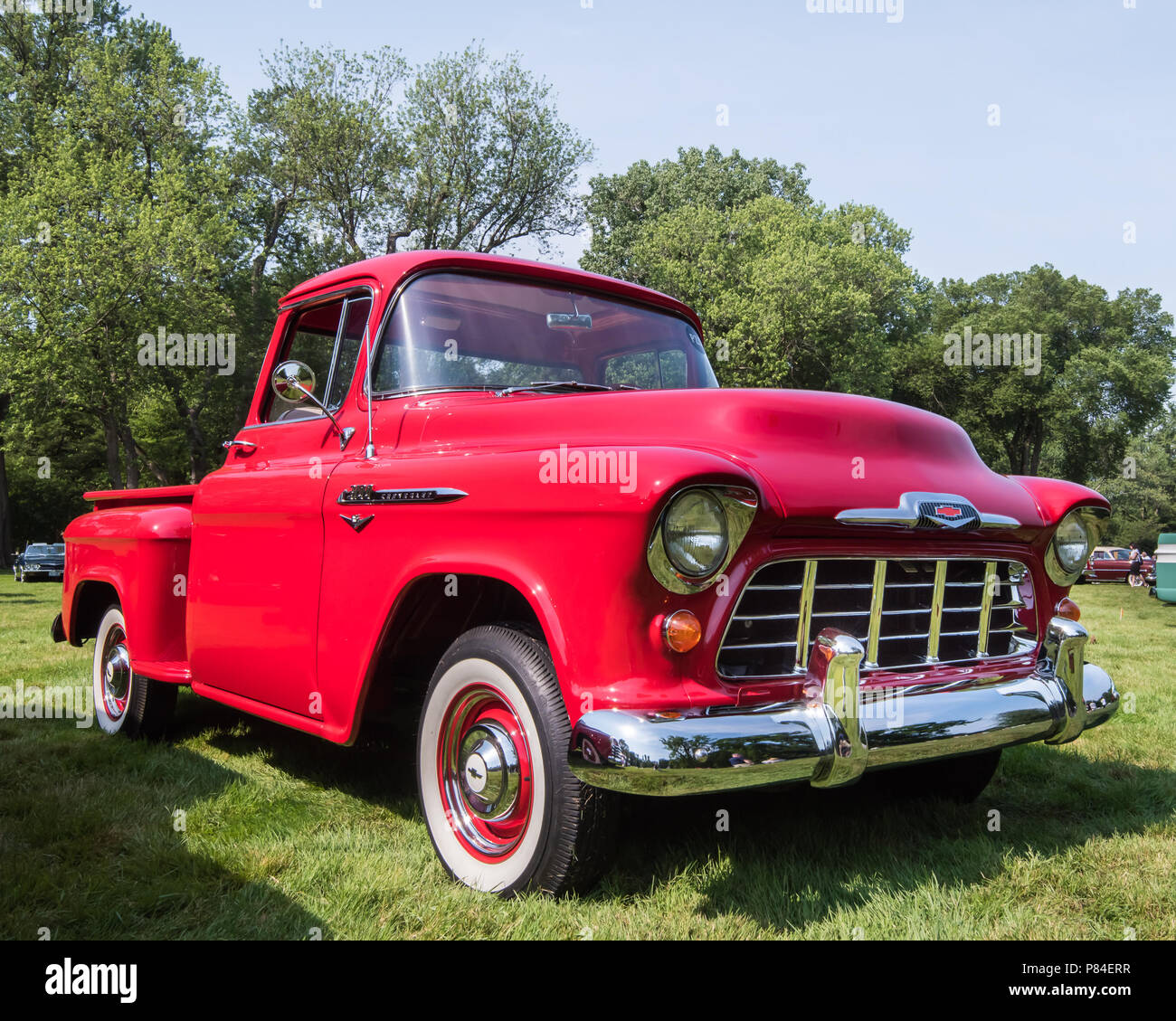 1956 chevrolet pickup truck -Fotos und -Bildmaterial in hoher Auflösung –  Alamy