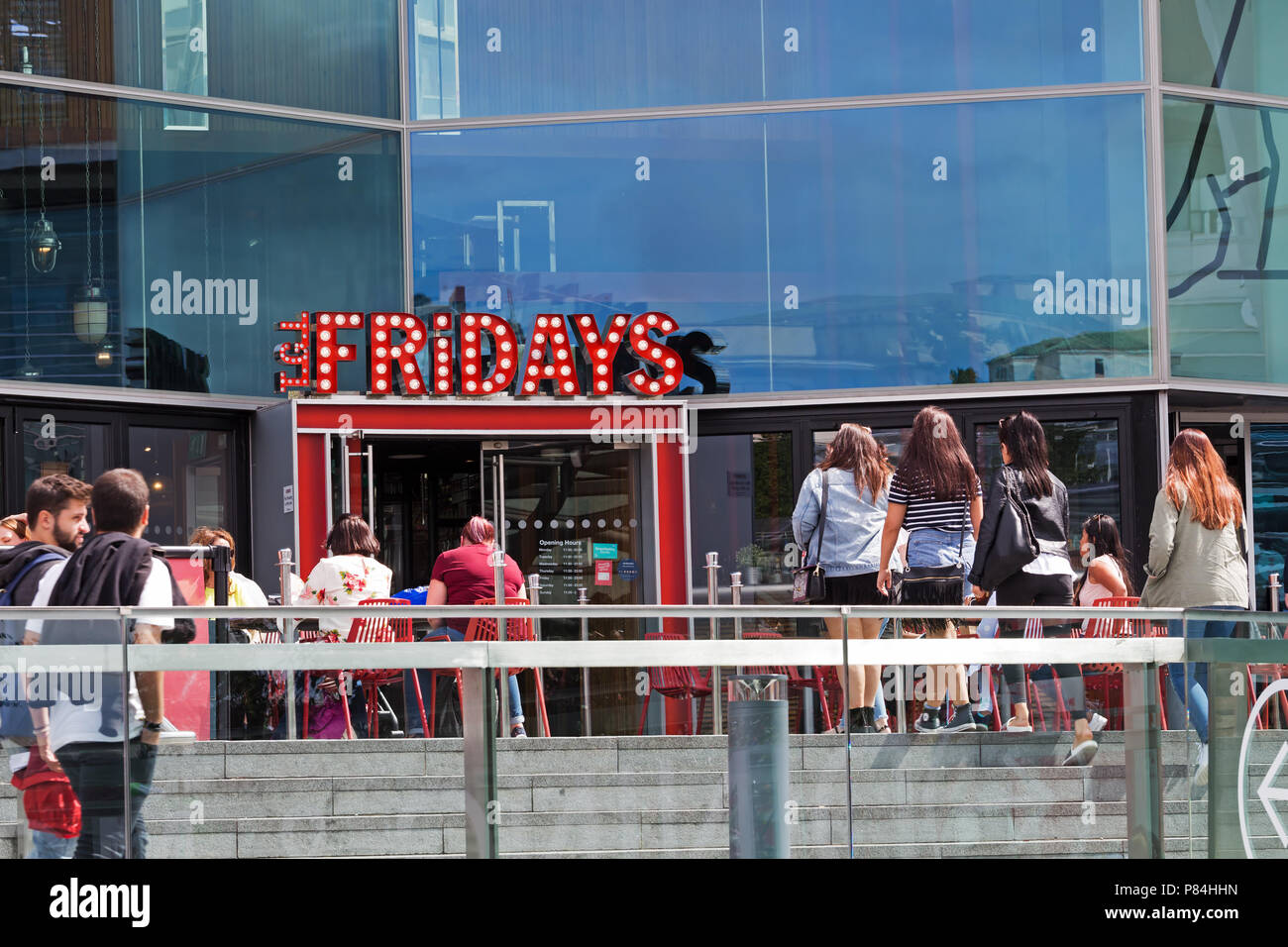 T G I Fridays Stockfotos Und Bilder Kaufen Seite 2 Alamy