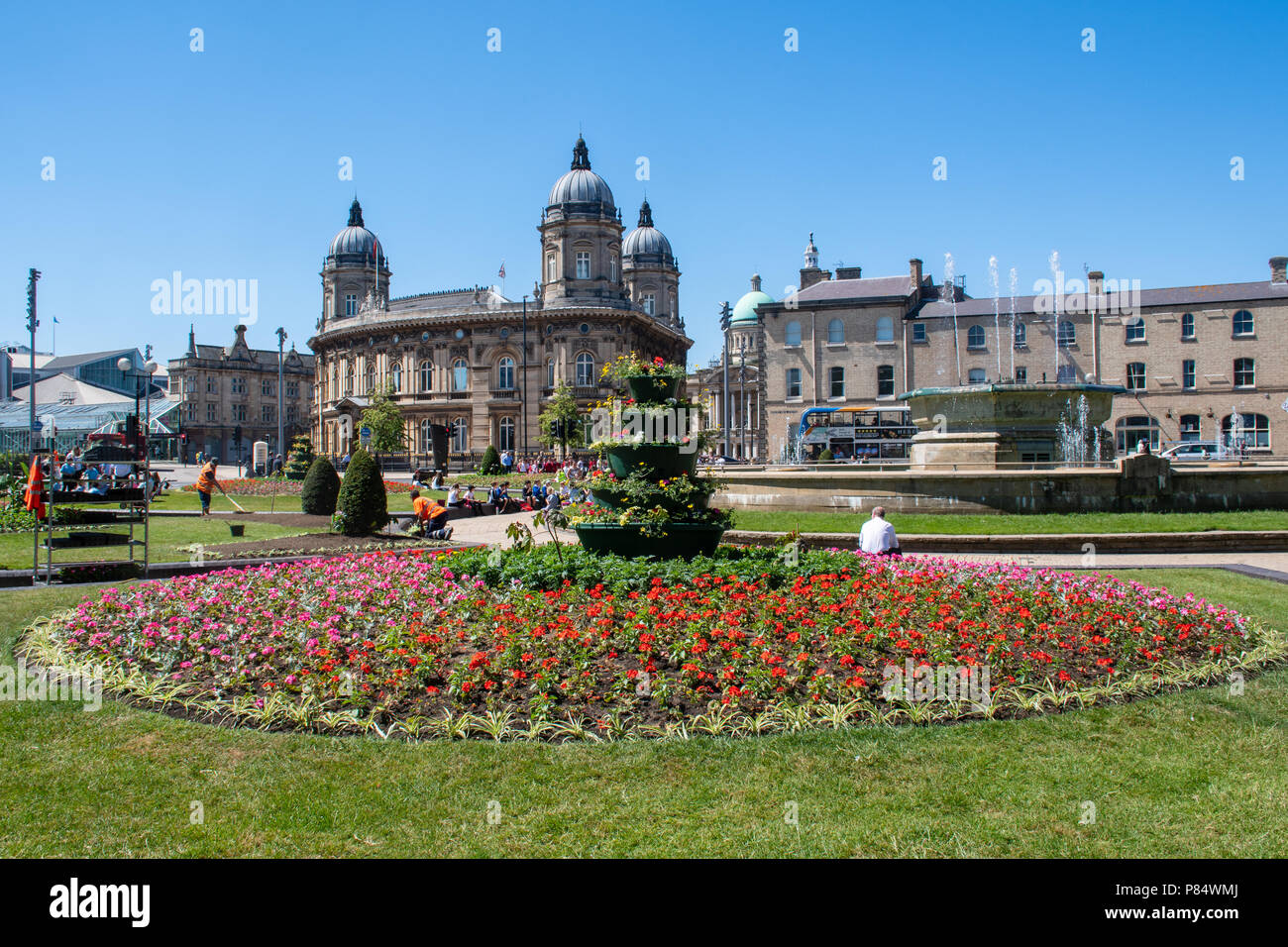 Hull in England - 27. Juni 2018: Hull Dock Büros mit Stadtpark in Vordergrund Stockfoto