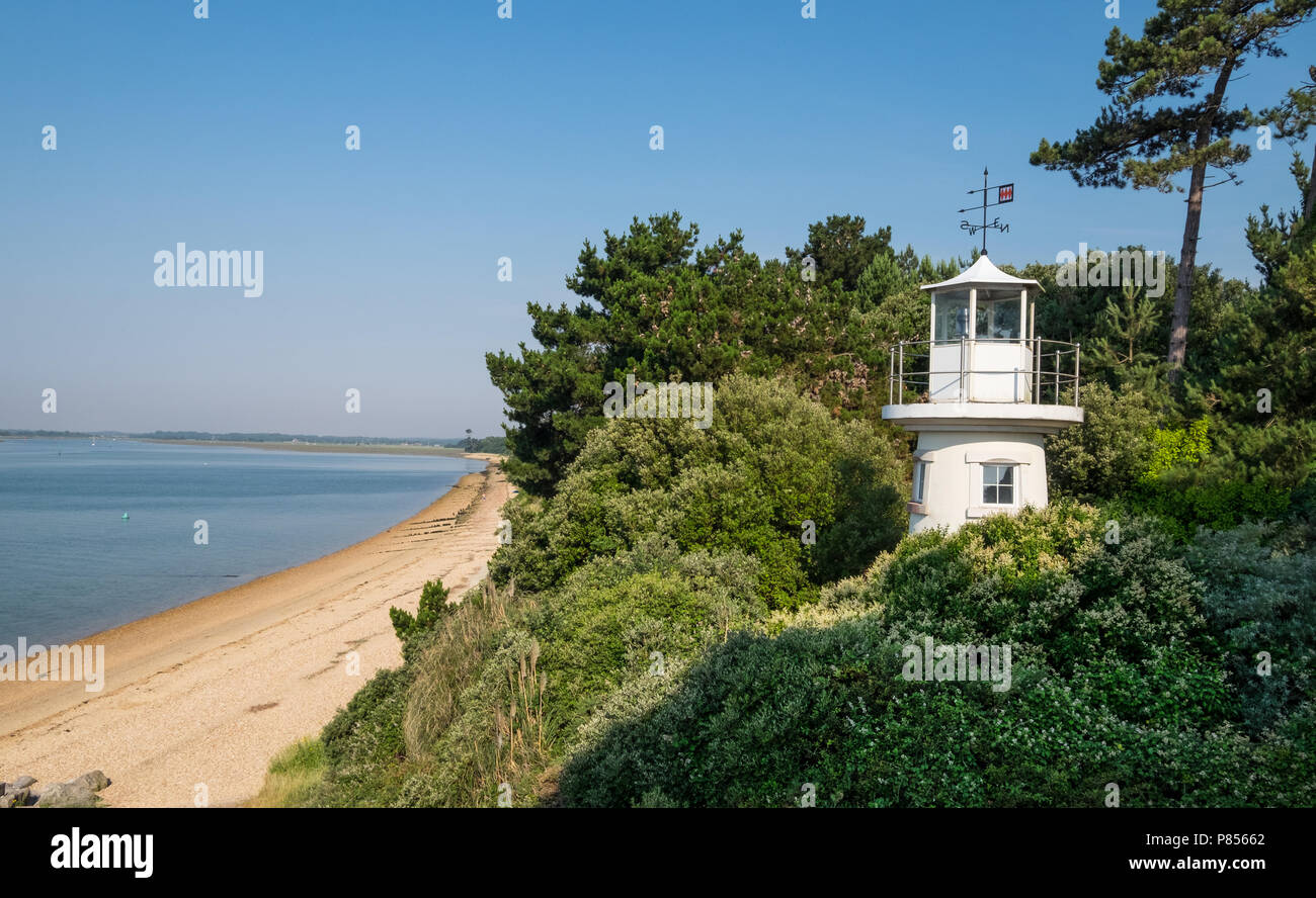 Die Beaulieu River Millennium Beacon auch als Lepe Leuchtturm mit Blick auf Lepe Strand im New Forest, Hampshire, UK Stockfoto