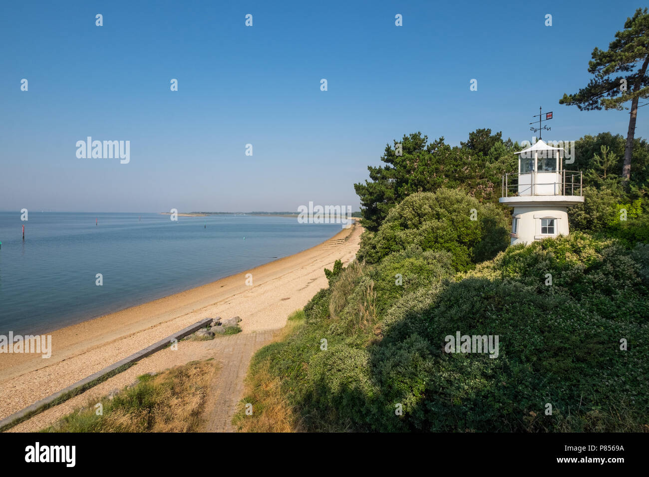 Die Beaulieu River Millennium Beacon auch als Lepe Leuchtturm mit Blick auf Lepe Strand im New Forest, Hampshire, UK Stockfoto