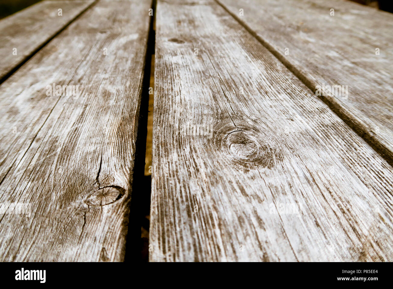 Holzlatten auf Tisch Stockfoto