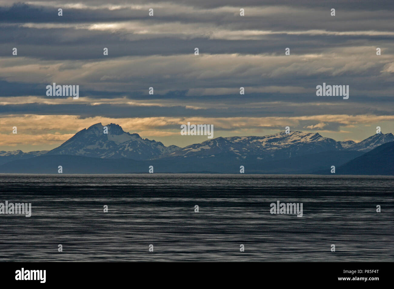 Beagle Kanal Landschaft, in der Tierra del Fuego Archipel von Argentinien in der äußersten Südspitze von Südamerika zwischen Chile und Argentinien. Stockfoto