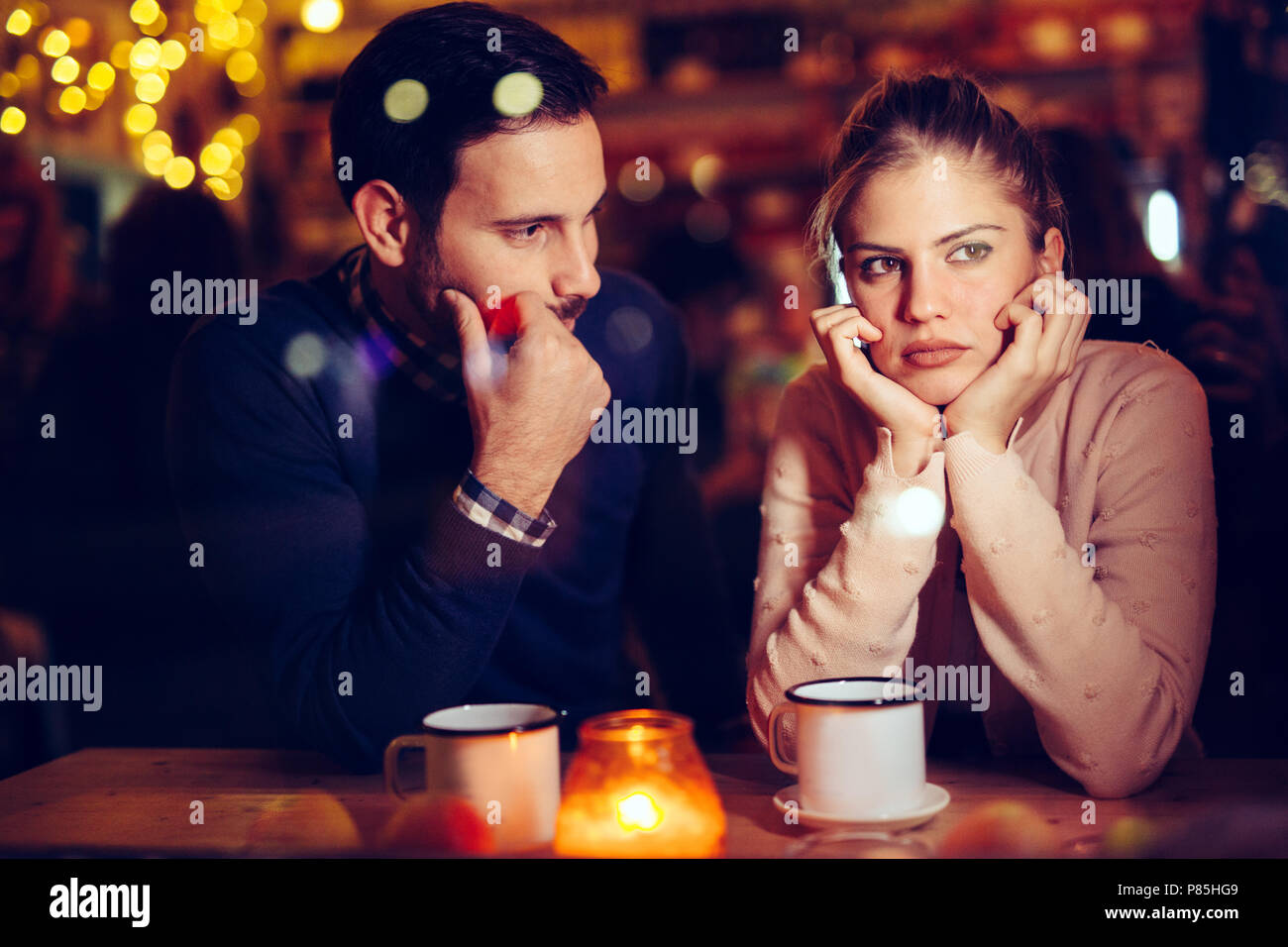 Traurig Paar in Konflikt und Beziehung Probleme Stockfoto