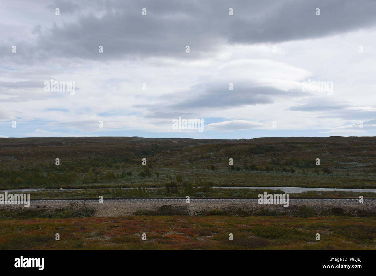 Am norwegischen Polarkreis mit Wolken Stockfoto