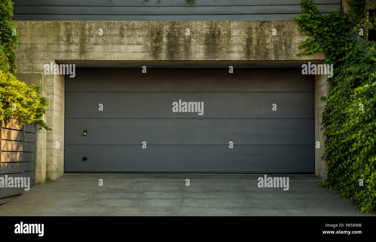 Auto Garagentor Stockfoto