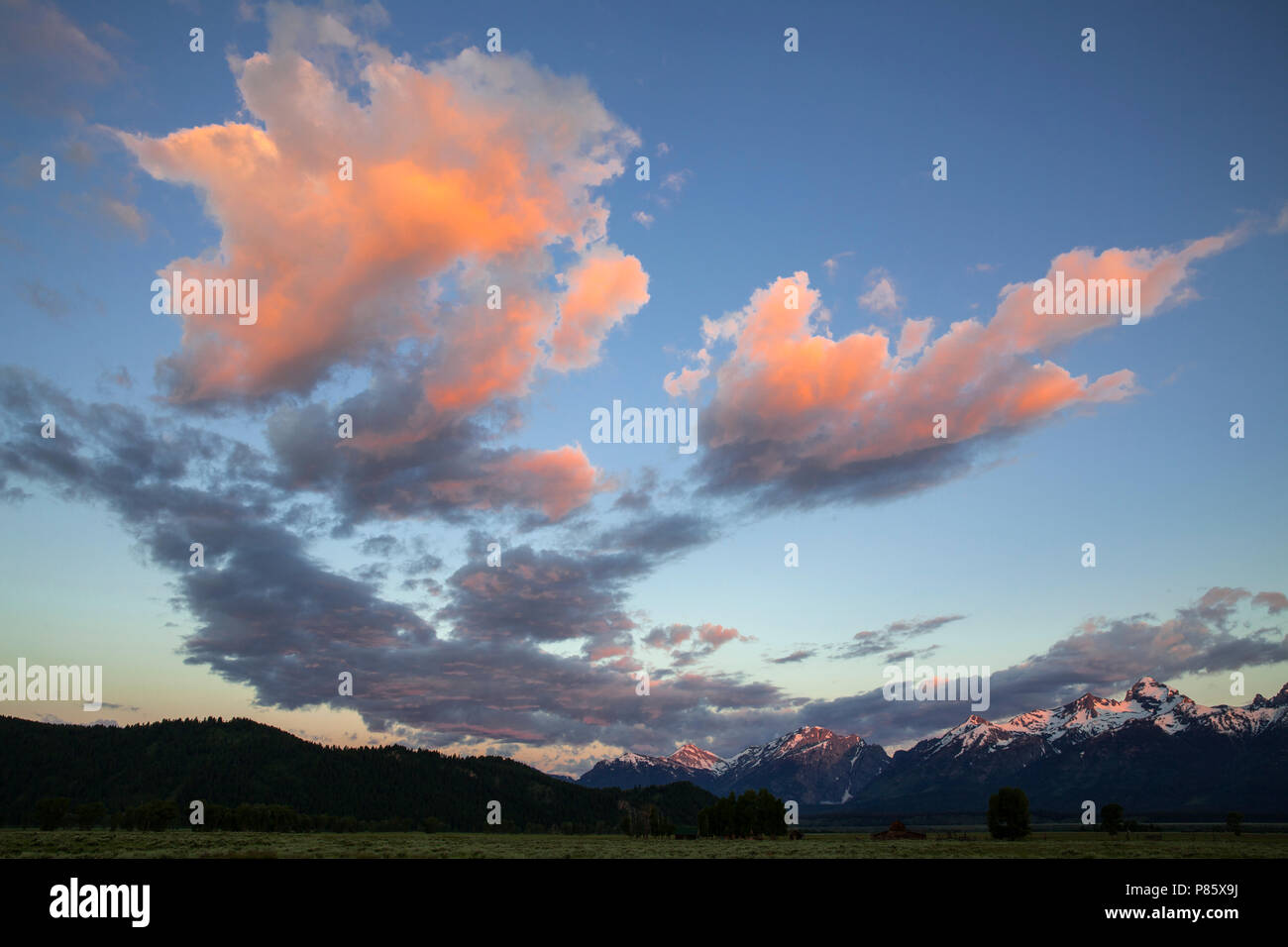WY 02768-00 ... WYOMING - Sonnenaufgang über den Teton Bergkette von Antelope Flats im Grand Teton National Park Stockfoto