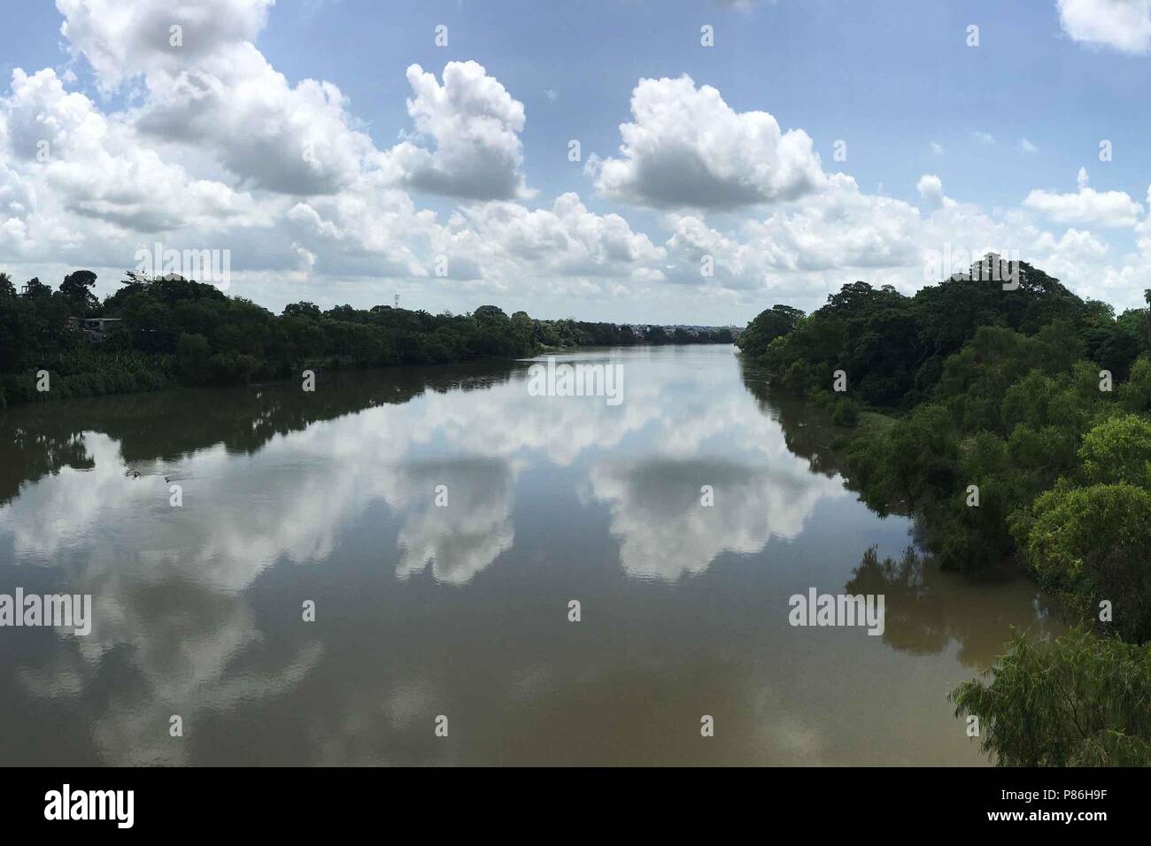 El rio mas grande del pais -Fotos und -Bildmaterial in hoher Auflösung