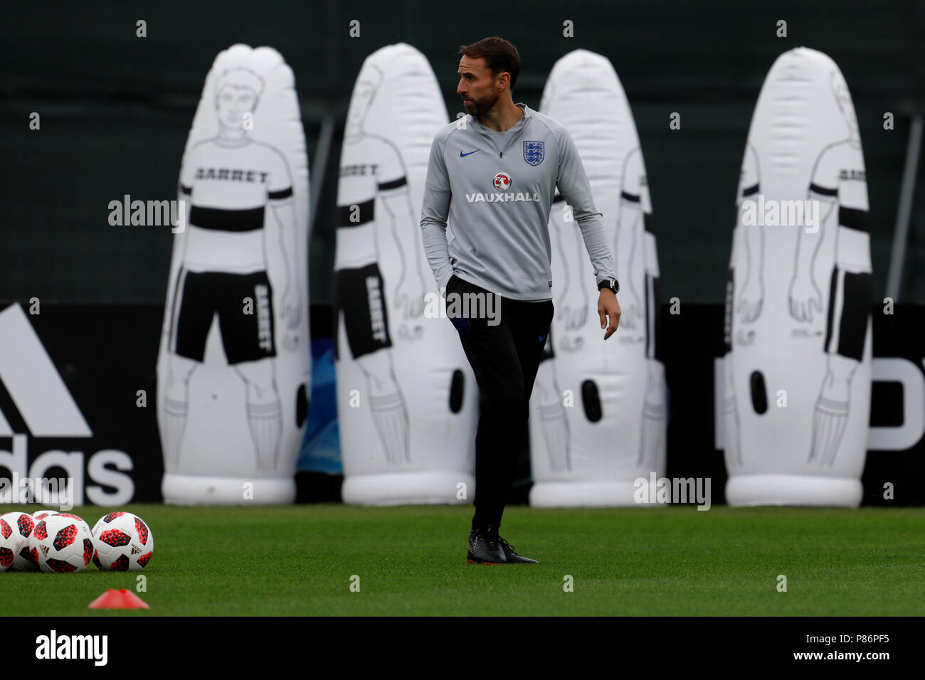 Sankt Petersburg, Russland - Juli 10: Gareth Southgate Englands Nationalmannschaft während einer Englang Nationalmannschaft Training vor der FIFA WM 2018 Russland Semi Finale gegen Kroatien bei Stadion Spartak Zelenogorsk am 10. Juli 2018 in Sankt Petersburg, Russland. (MB) Credit: MB Media Solutions/Alamy leben Nachrichten Stockfoto