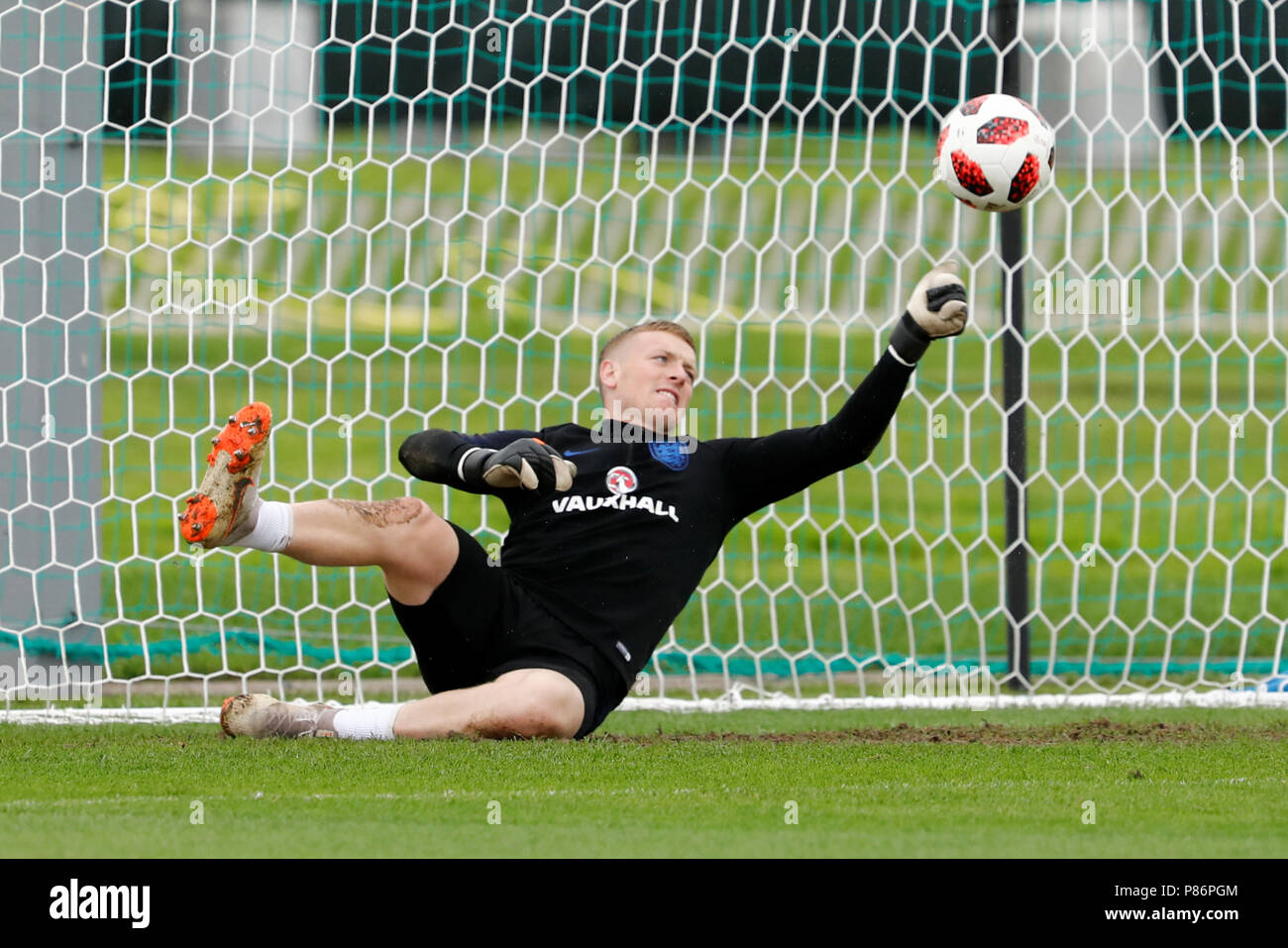 Sankt Petersburg, Russland - Juli 10: Jordanien Pickford von England National Team während einer Englang Nationalmannschaft Training vor der FIFA WM 2018 Russland Semi Finale gegen Kroatien bei Stadion Spartak Zelenogorsk am 10. Juli 2018 in Sankt Petersburg, Russland. (MB) Credit: MB Media Solutions/Alamy leben Nachrichten Stockfoto