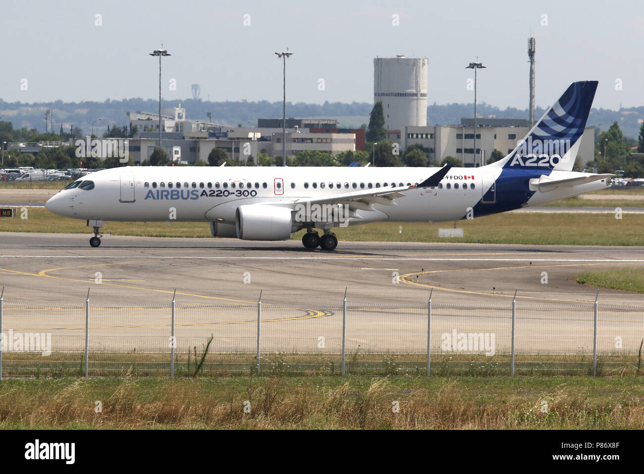 Toulouse (Frankreich) Juli 10th, 2015; Präsentation des neuen Airbus A 220-300 zum ersten Mal fliegt im Airbus Delivery Centre in Toulouse. Ebene sind issu der C-Serie von Bombardier CS 300 Credit: Sebastien Lapeyrere/Alamy Leben Nachrichten. Stockfoto