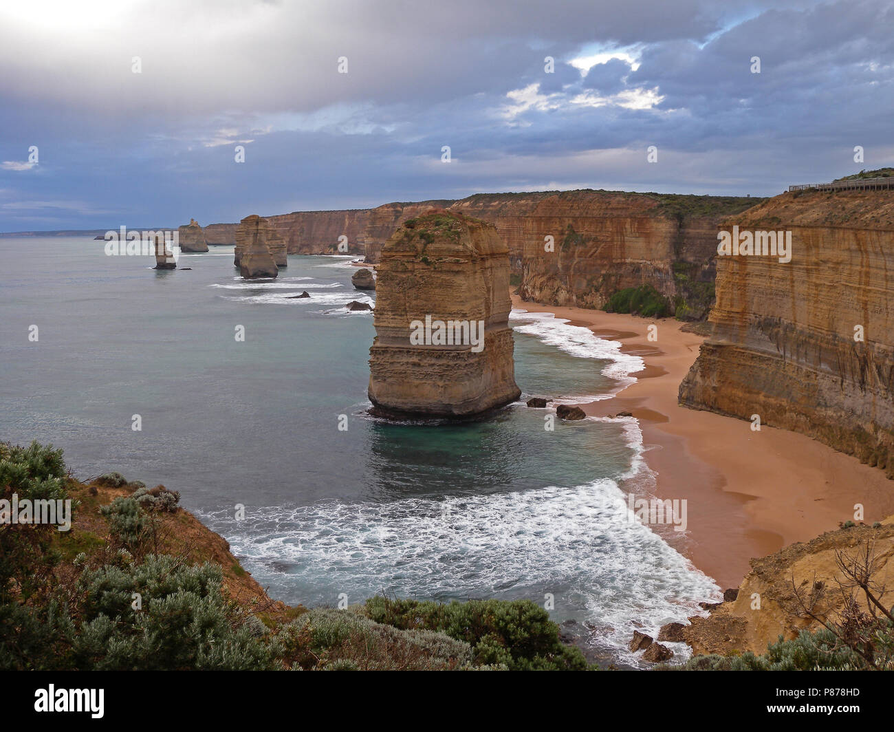 Atemberaubende Küste entlang der Great Ocean Road in Australien. Ein 243 Kilometer Strecke entlang der süd-östlichen Küste von Australien zwischen den Victor Stockfoto