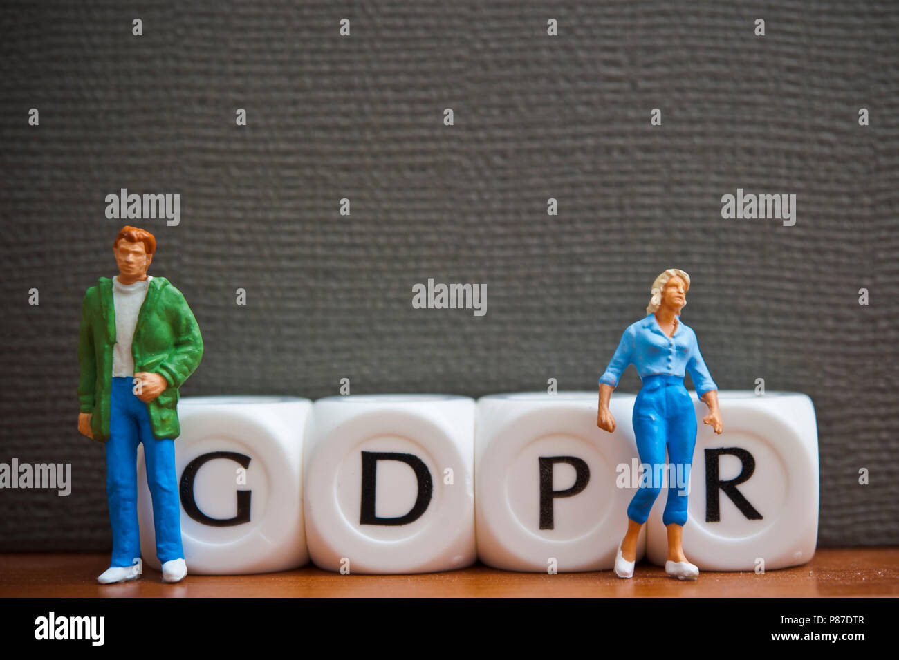 Miniatur Figuren und Würfel Rechtschreibung das Wort BIPR - Allgemeine Datenschutzverordnung Stockfoto