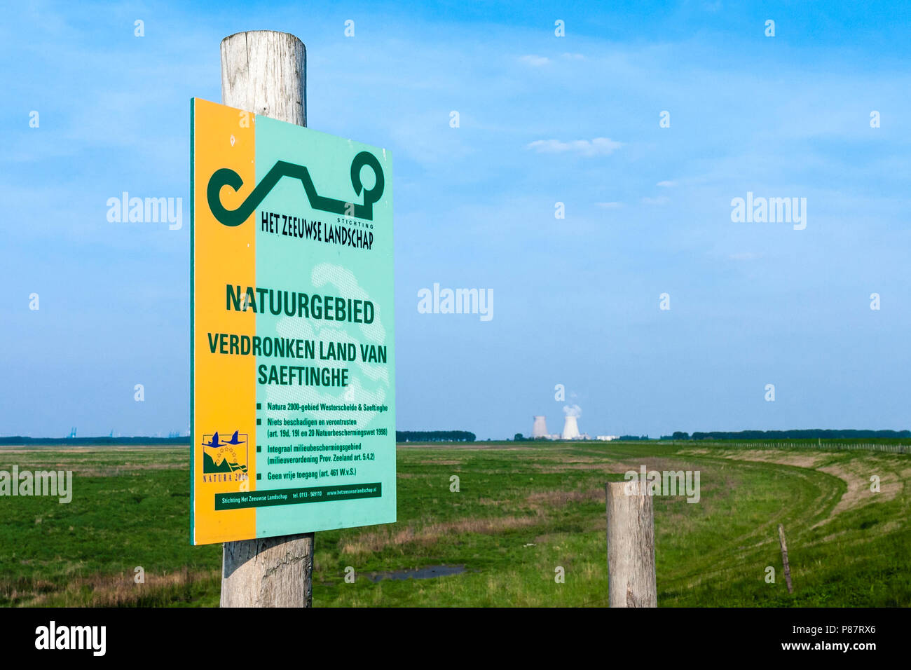 Überblick über ertrunken Land der Saeftinghe mit Het Zeeuwse Landschap Zeichen im Vordergrund Stockfoto
