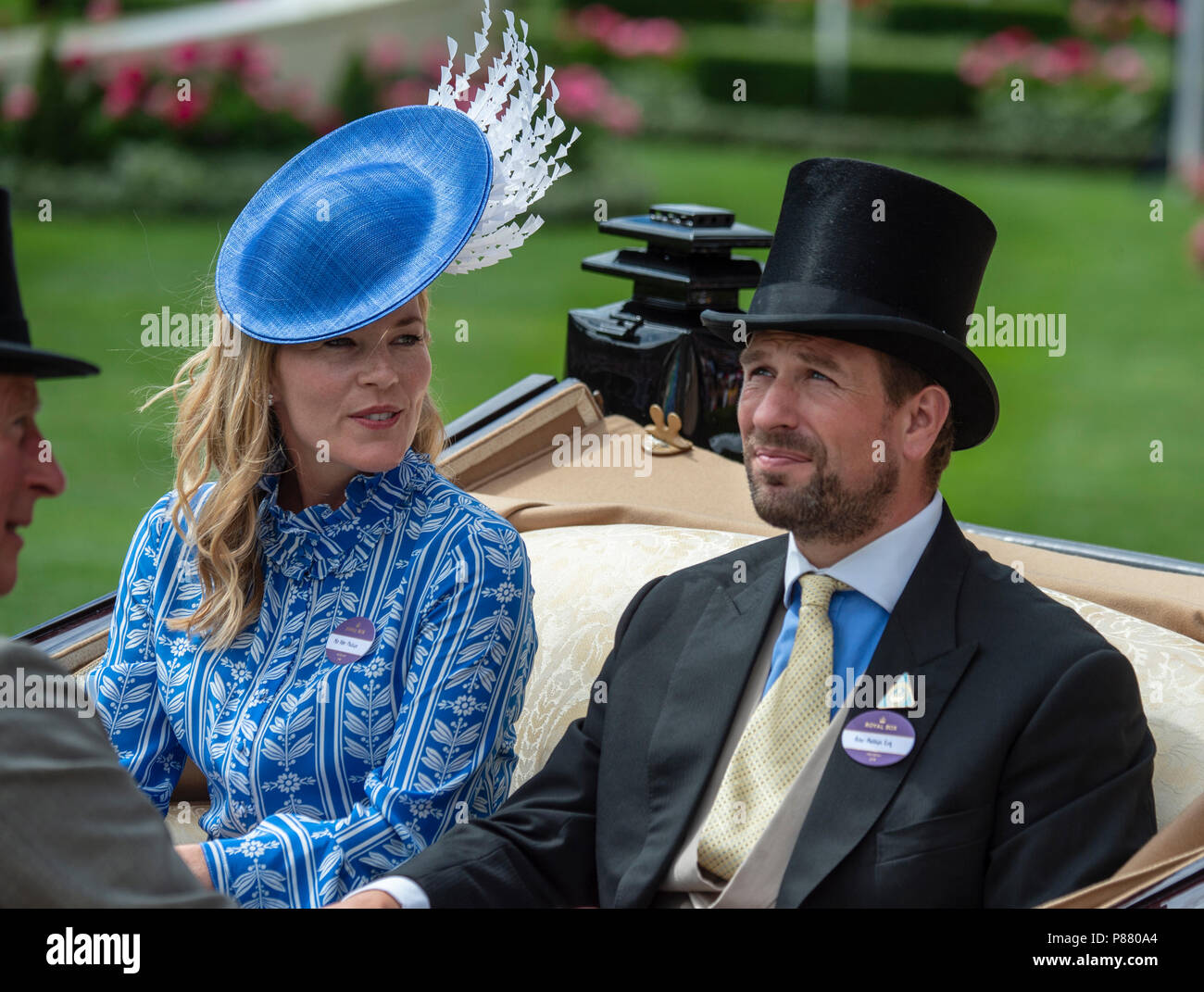 Peter und Herbst Phillips Ankunft im Royal Gehäuse für Tag zwei des Royal Ascot. Stockfoto