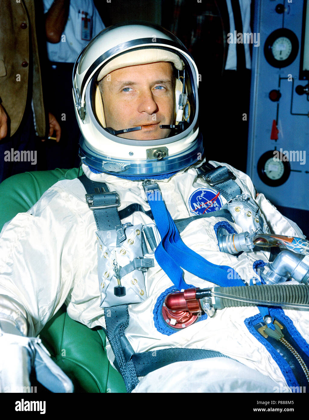 Astronaut Thomas P. Stafford, der Pilot des Gemini-Titan 3 backup Crew, während für Operationen am Pad 16 in Cape Kennedy, Florida gezeigt Stockfoto
