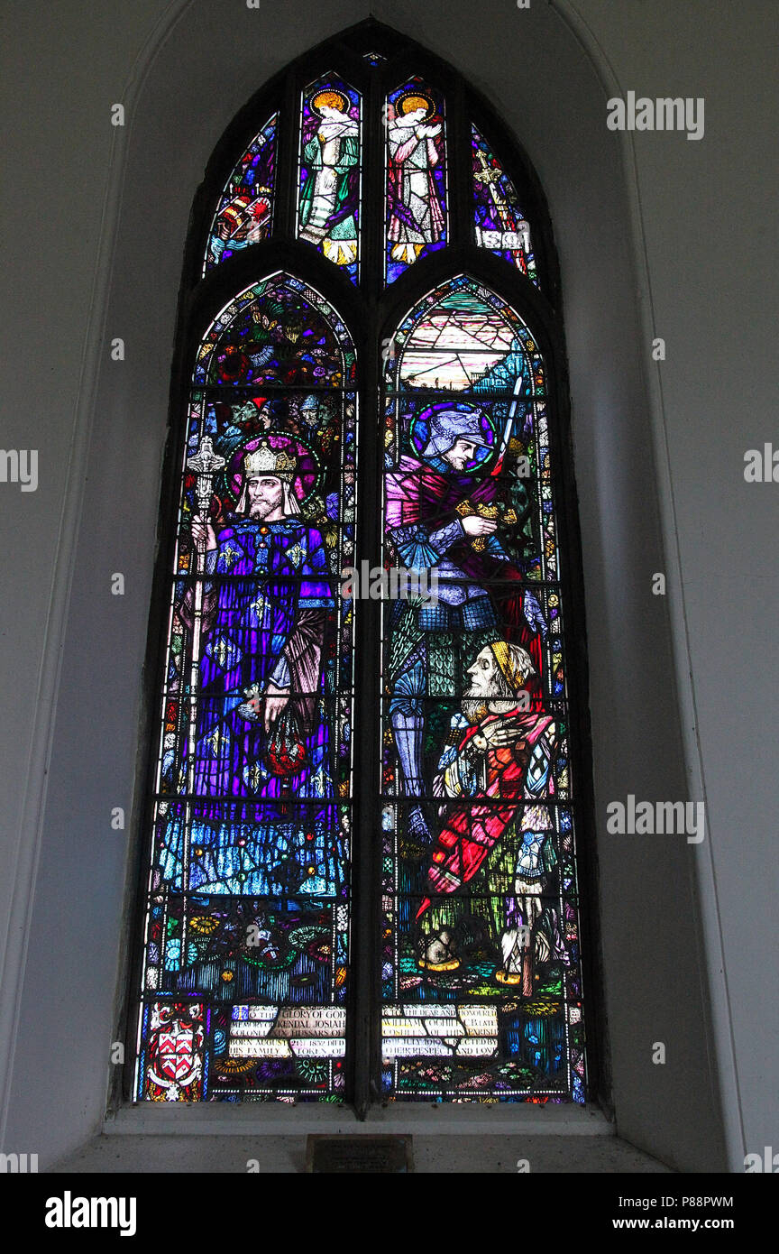 Harry Clarke Glasfenster in der Kirche des Heiligen Barrahane an Castletownshend im County Cork Stockfoto