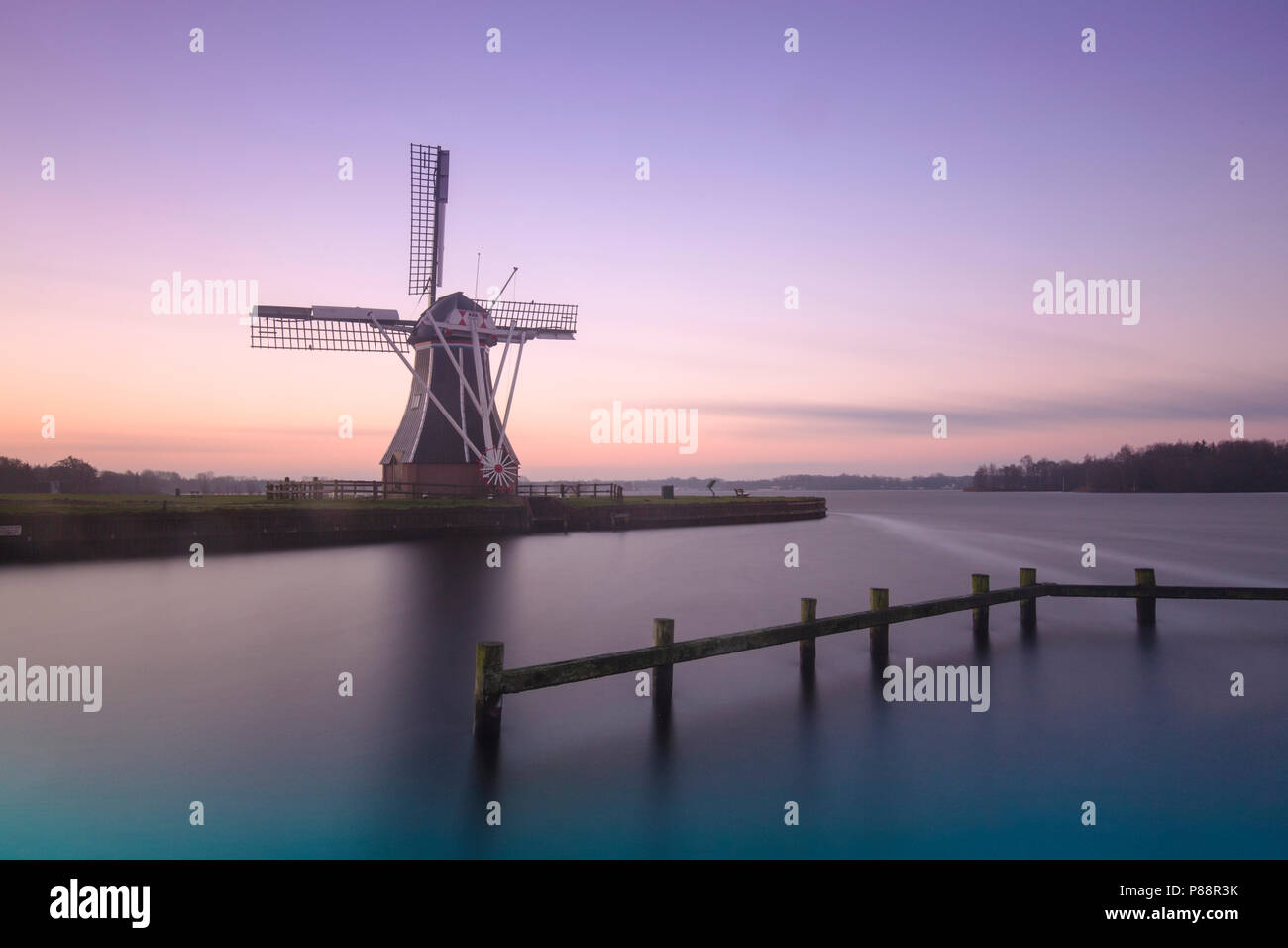 Windmolen de De Helfer, Windmühle De Helper Stockfoto