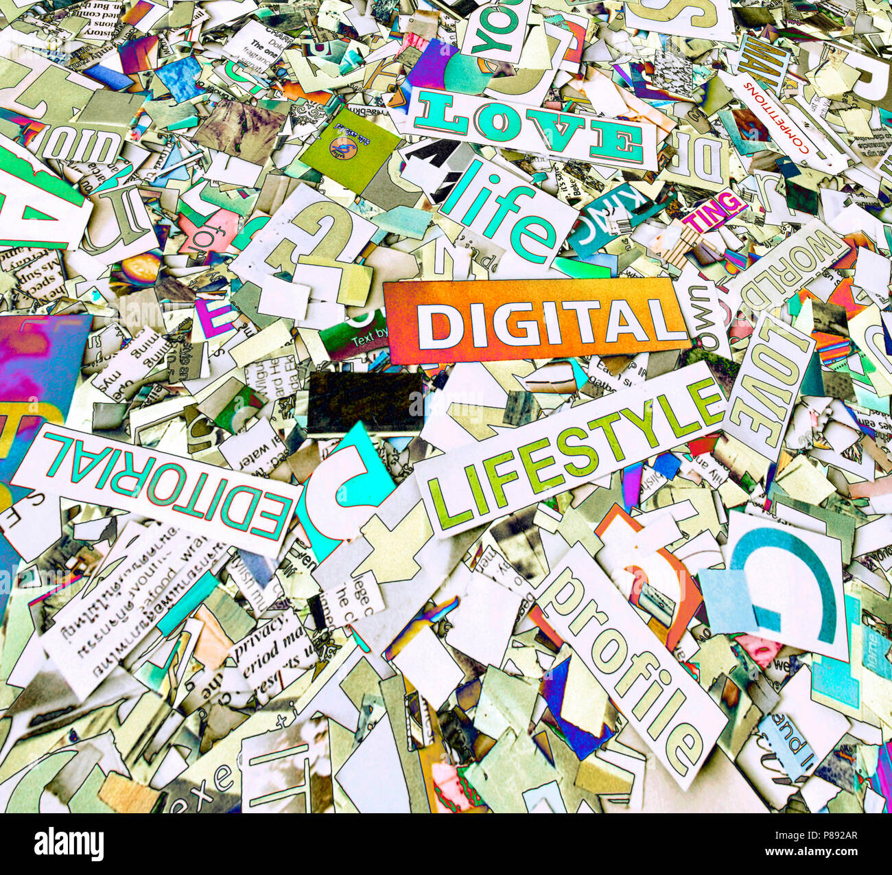 Zufällige Wörter und Buchstaben in Solarisiert Farbe digital lifestyle Liebe Stockfoto