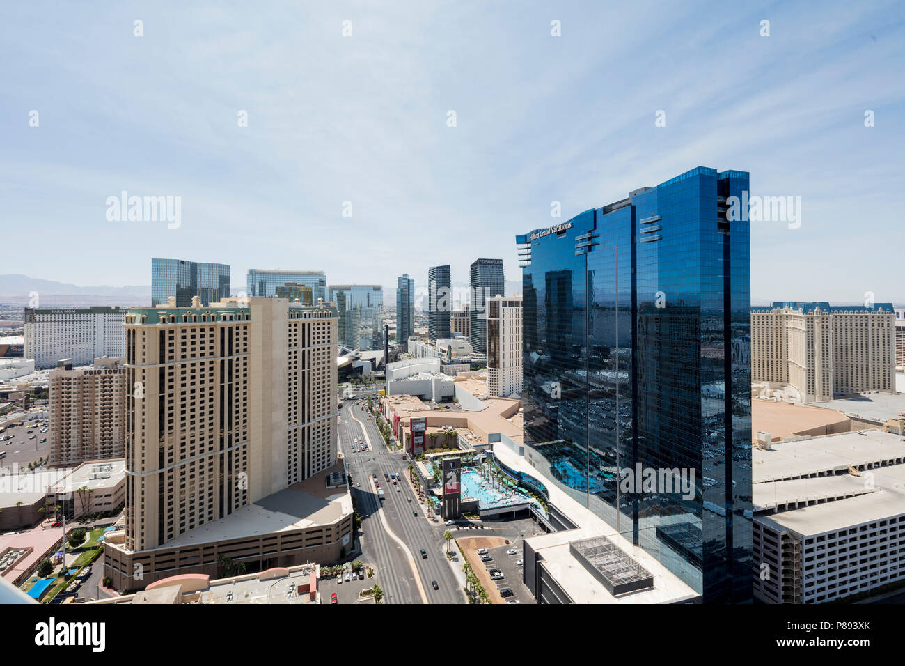 Erhöhten Blick auf den Strip, Las Vegas, Nevada, USA. Hilton Grand Vacations Hotel und Casino in der Mitte Stockfoto
