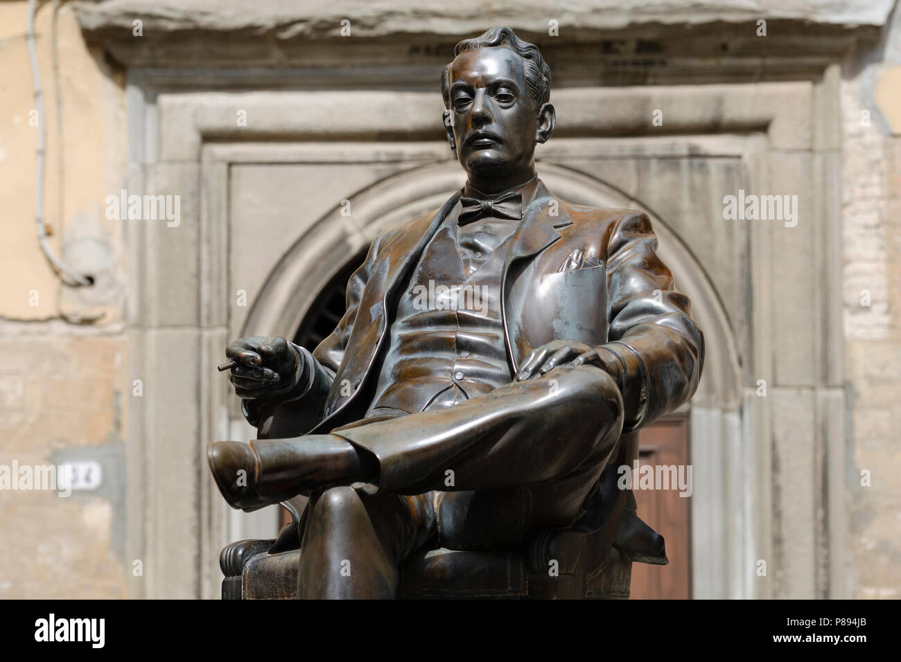 Giacomo Antonio Domenico Michele Secondo Maria Puccini, Bronzestatue in der Piazza Cittadella außerhalb seiner Geburtsstadt Casa Natale, jetzt das Puccini Mus Stockfoto