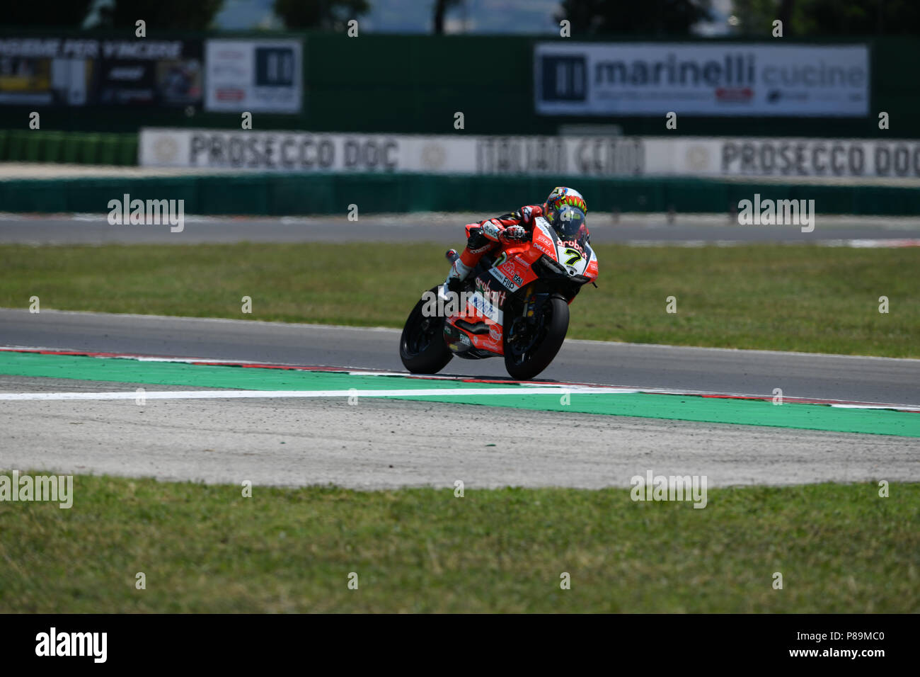 Misano Adriatico, Italien. 08 Juli, 2018. 7 Chaz Davies GBR Ducati Panigale R Aruba.it Racing Ducati während der MOTUL FIM Superbike Meisterschaft - Italienisch runden Sonntag Rennen während der World Superbikes-Stromkreis PIRELLI Riviera di Rimini rund, 6. - 8. Juli 2018 in Misano, Italien. Quelle: Fabio Averna/Pacific Press/Alamy leben Nachrichten Stockfoto