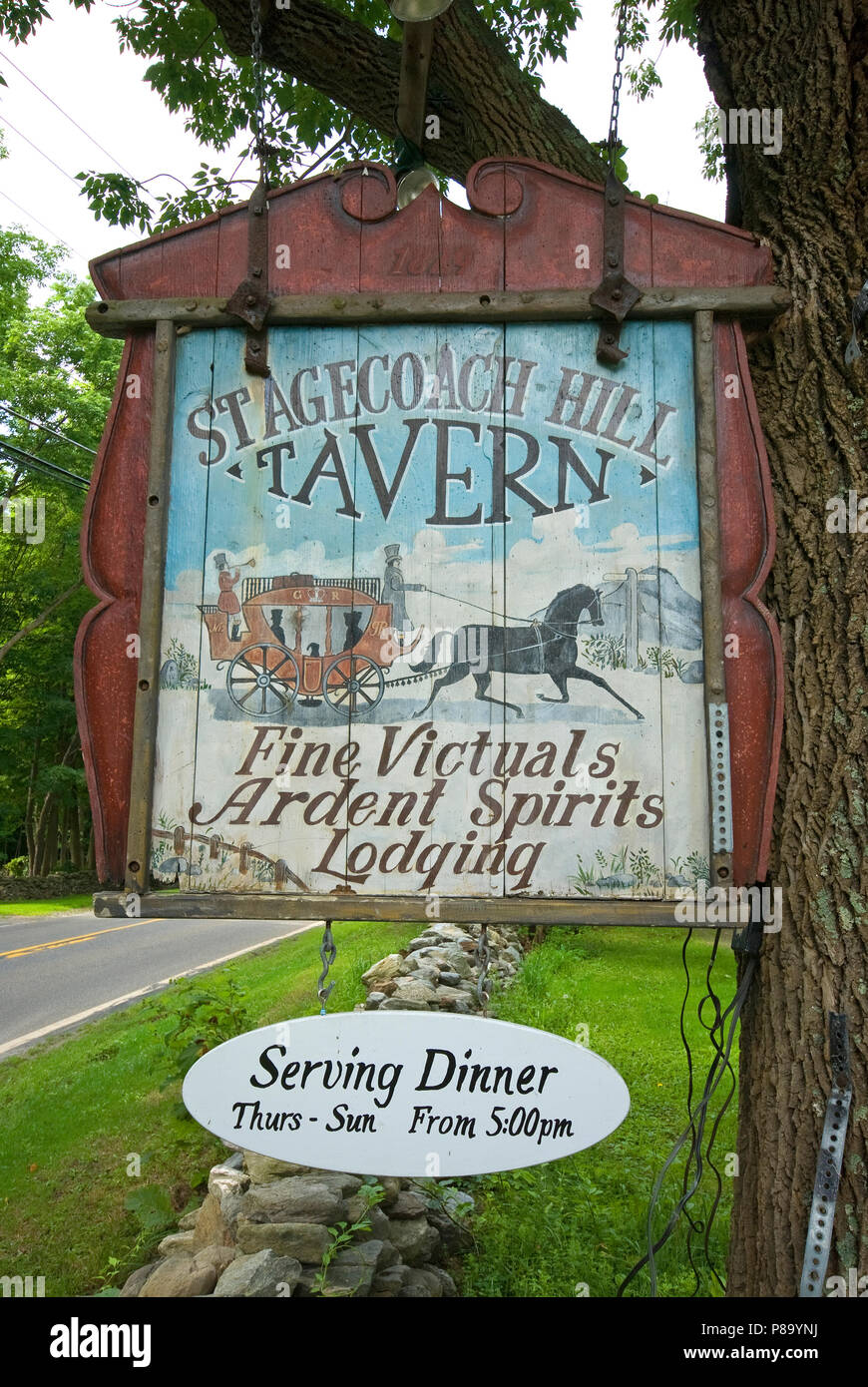 Anzeige Zeichen von Stagecoach Hill Taverne am Brook Lodge, Sheffield, Berkshire County, Massachusetts, USA Stockfoto