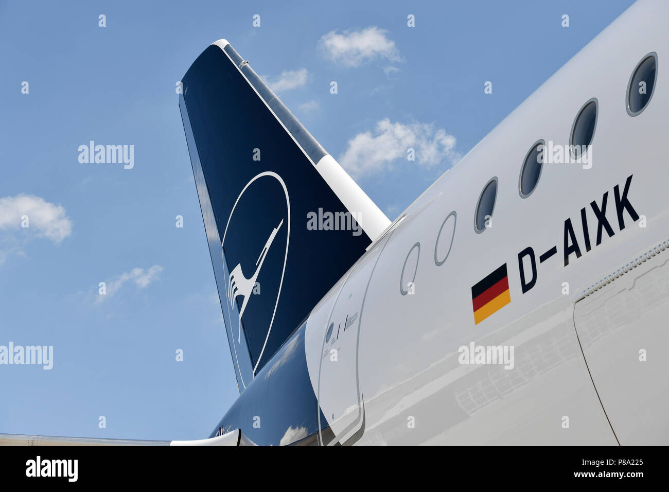 Höhenleitwerk, Seitenruder, neue Lufthansa Design, neue Lackierung, mit Kennzeichnung, D-AIXK, Lufthansa, Airbus A350-900, Deutschland Stockfoto