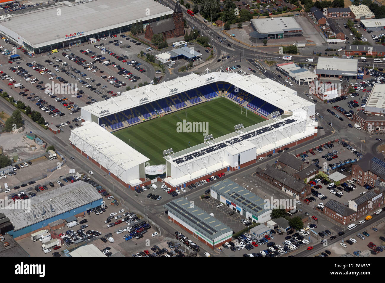 Luftaufnahme von Warrington Wölfe Halliwell Jones Stadium, Heimstadion der Super League Rugby League Club Stockfoto