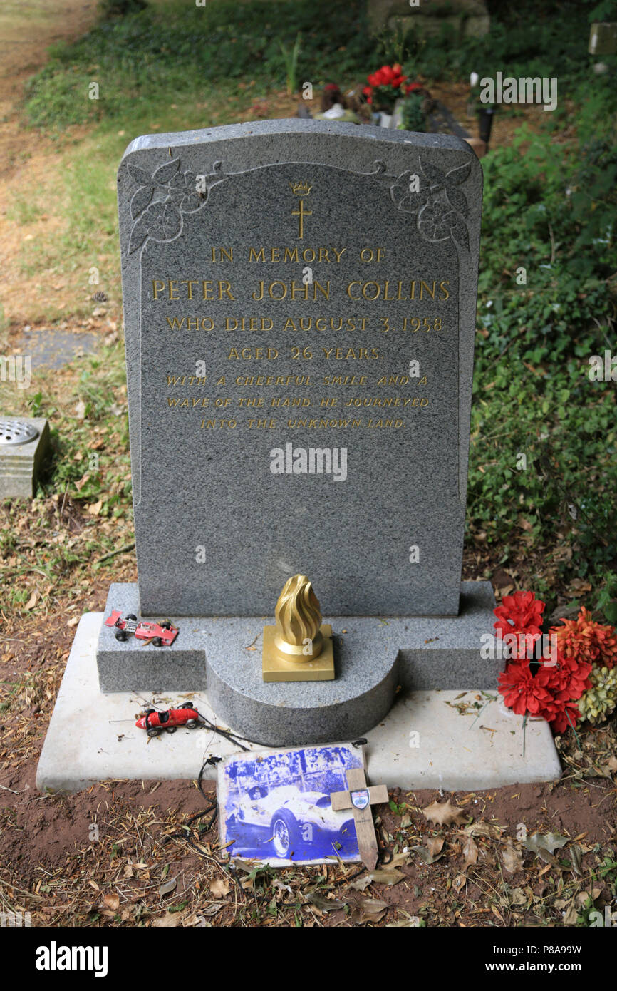 Das Grab von britischen Rennfahrer Peter John Collins in der St. Mary's Church, Stein, in der Nähe von Kidderminster, England, UK. Stockfoto